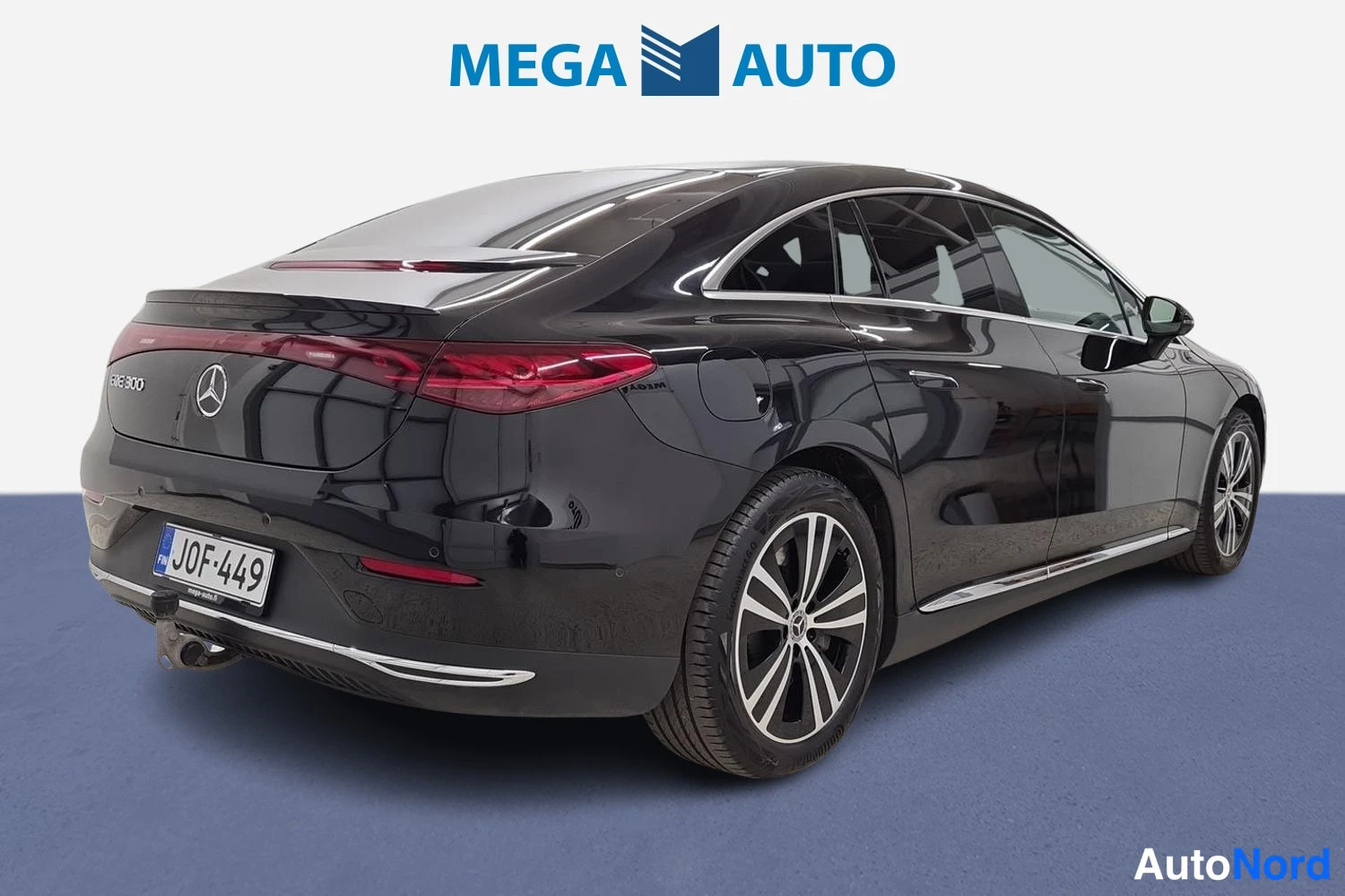 Musta Mercedes-Benz EQE 300 2023, takaviisto, kuva 5