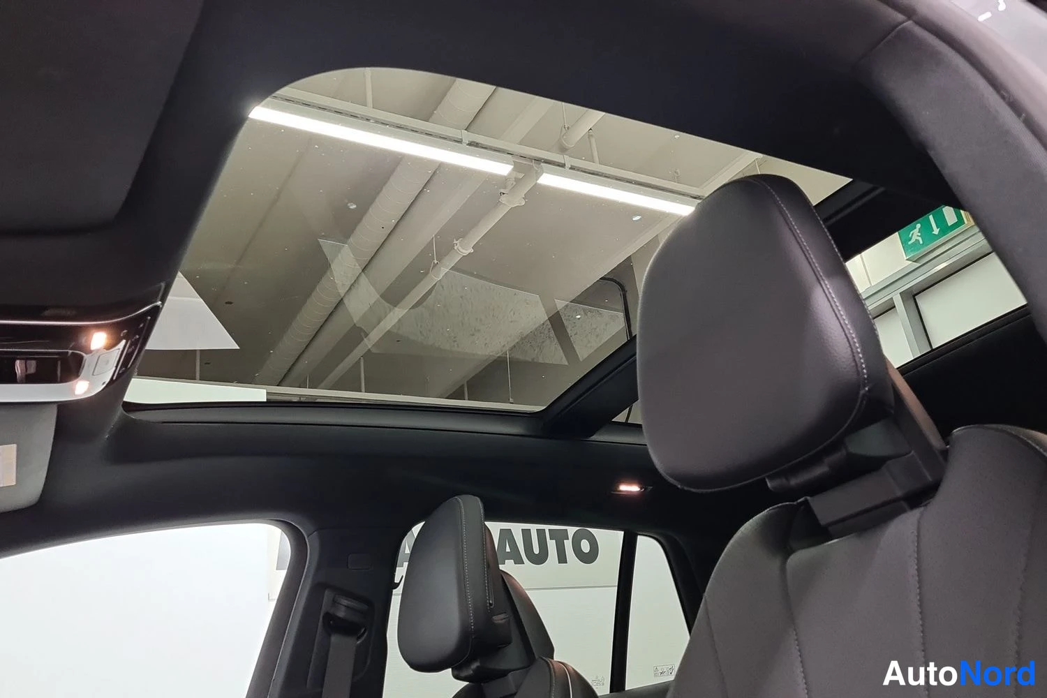 Harmaa Mercedes-Benz EQE SUV 2023, kuva 22