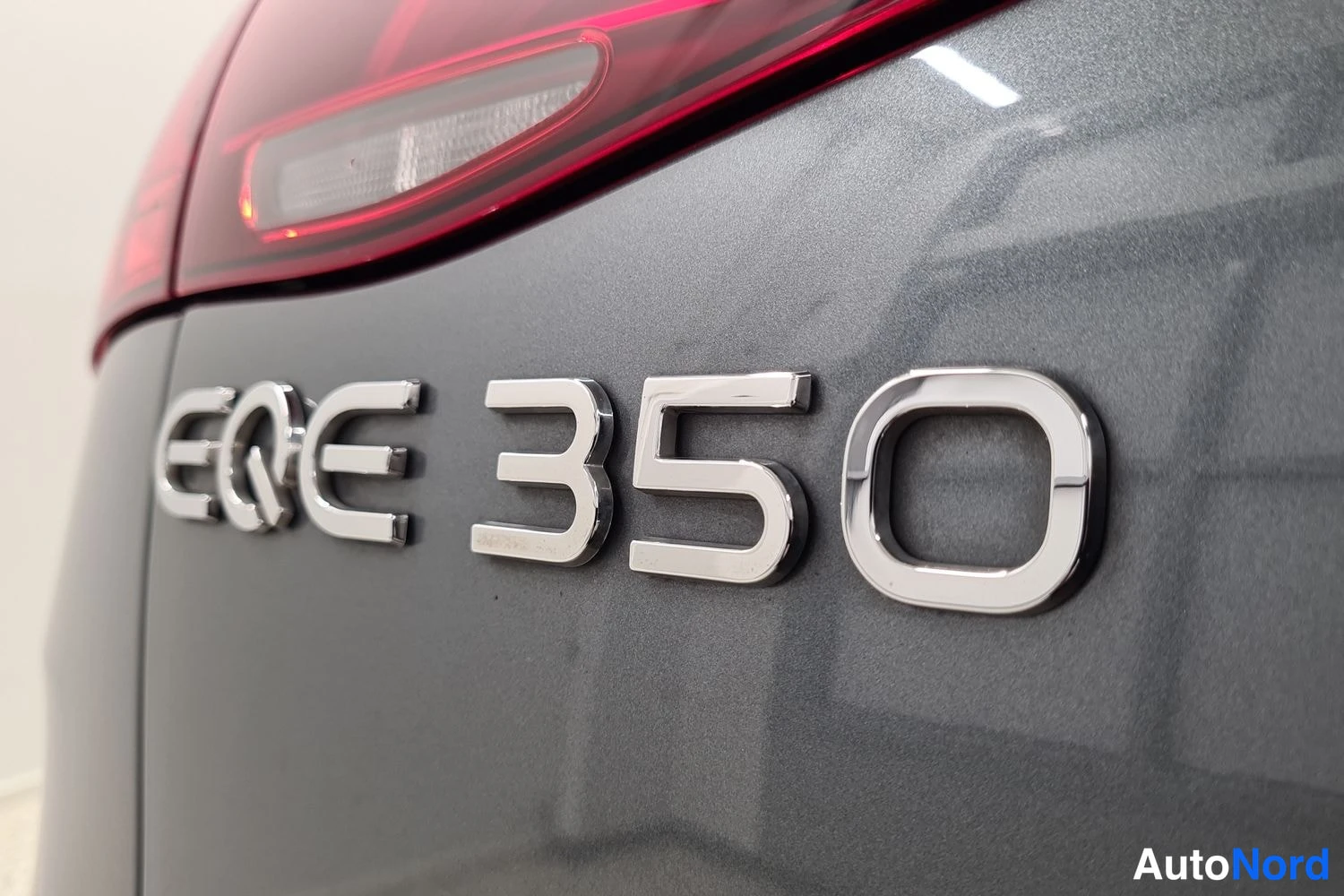 Harmaa Mercedes-Benz EQE SUV 2023, kuva 27