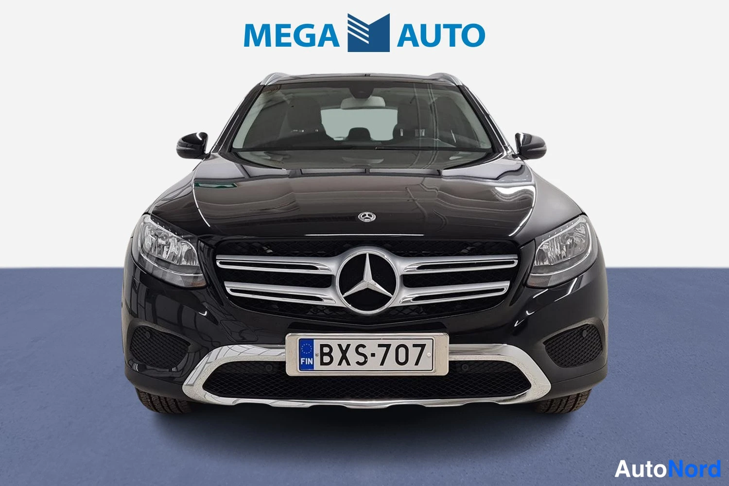 Musta Mercedes-Benz GLC 220 d 4MATIC 2017, edestä, kuva 3