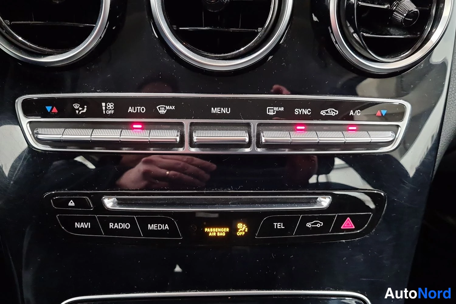 Musta Mercedes-Benz GLC 220 d 4MATIC 2017, kuva 43