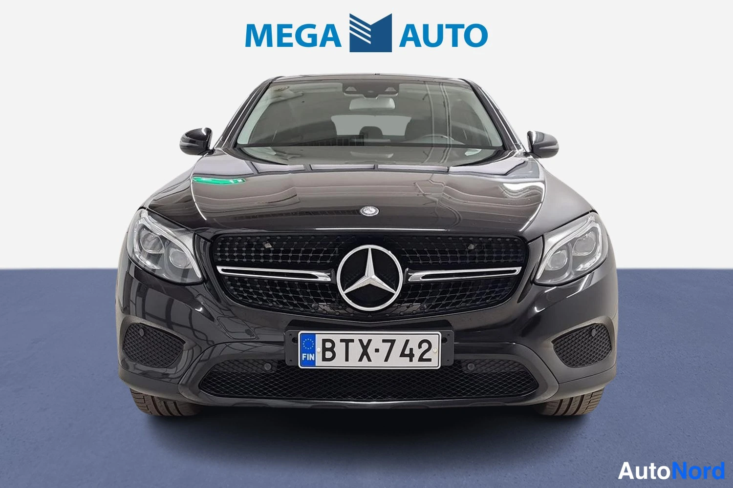 Musta Mercedes-Benz GLC 250 d 4MATIC 2016, edestä, kuva 2