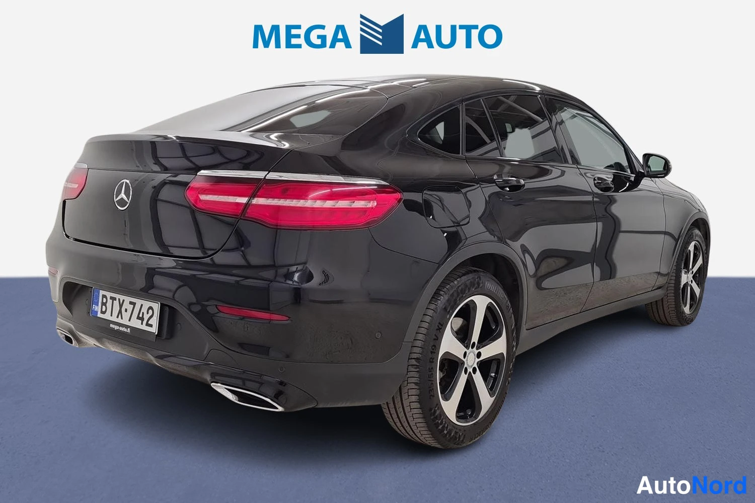 Musta Mercedes-Benz GLC 250 d 4MATIC 2016, takaviisto, kuva 4