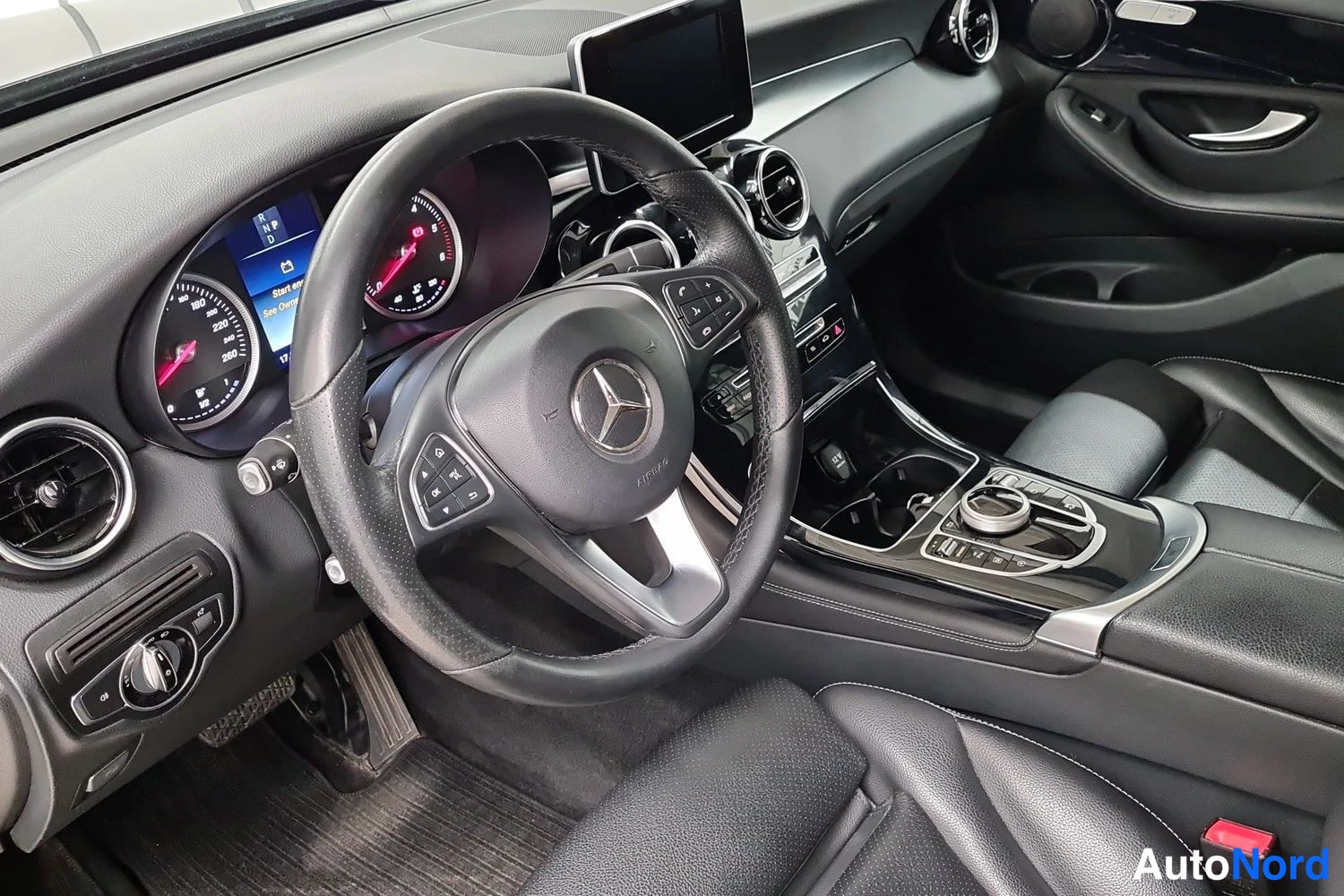 Musta Mercedes-Benz GLC 250 d 4MATIC 2016, kuva 21