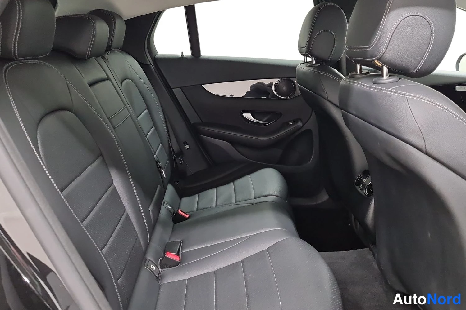 Musta Mercedes-Benz GLC 250 d 4MATIC 2016, kuva 6