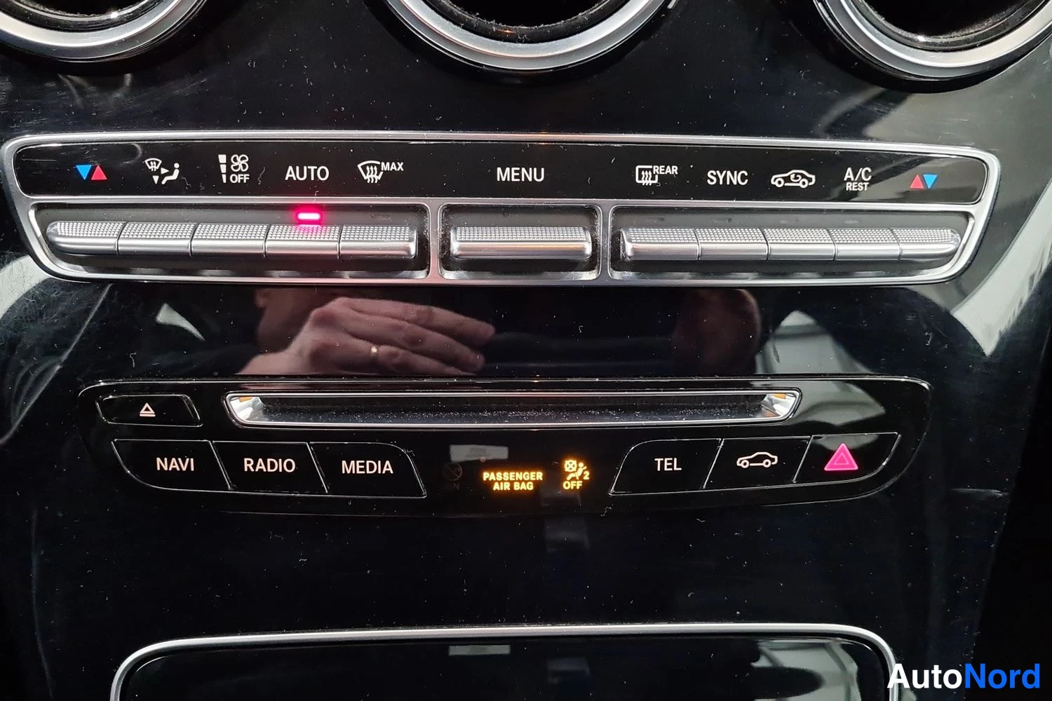 Musta Mercedes-Benz GLC 250 d 4MATIC 2016, kuva 16