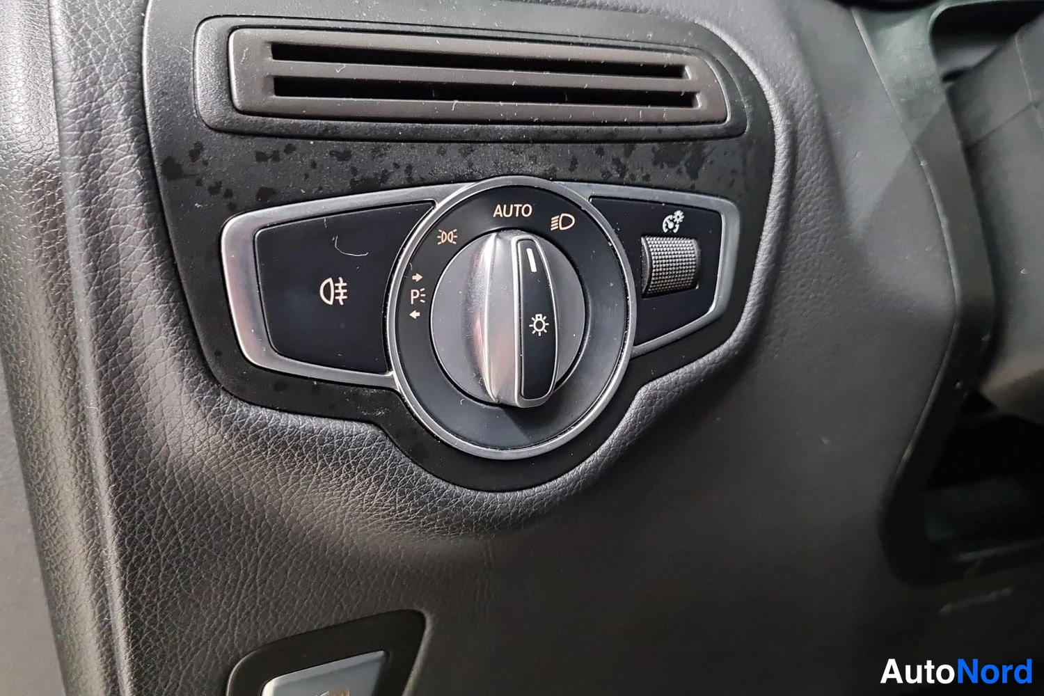 Grå Mercedes-Benz GLC 300 de 4MATIC 2022, detalj, bild 15