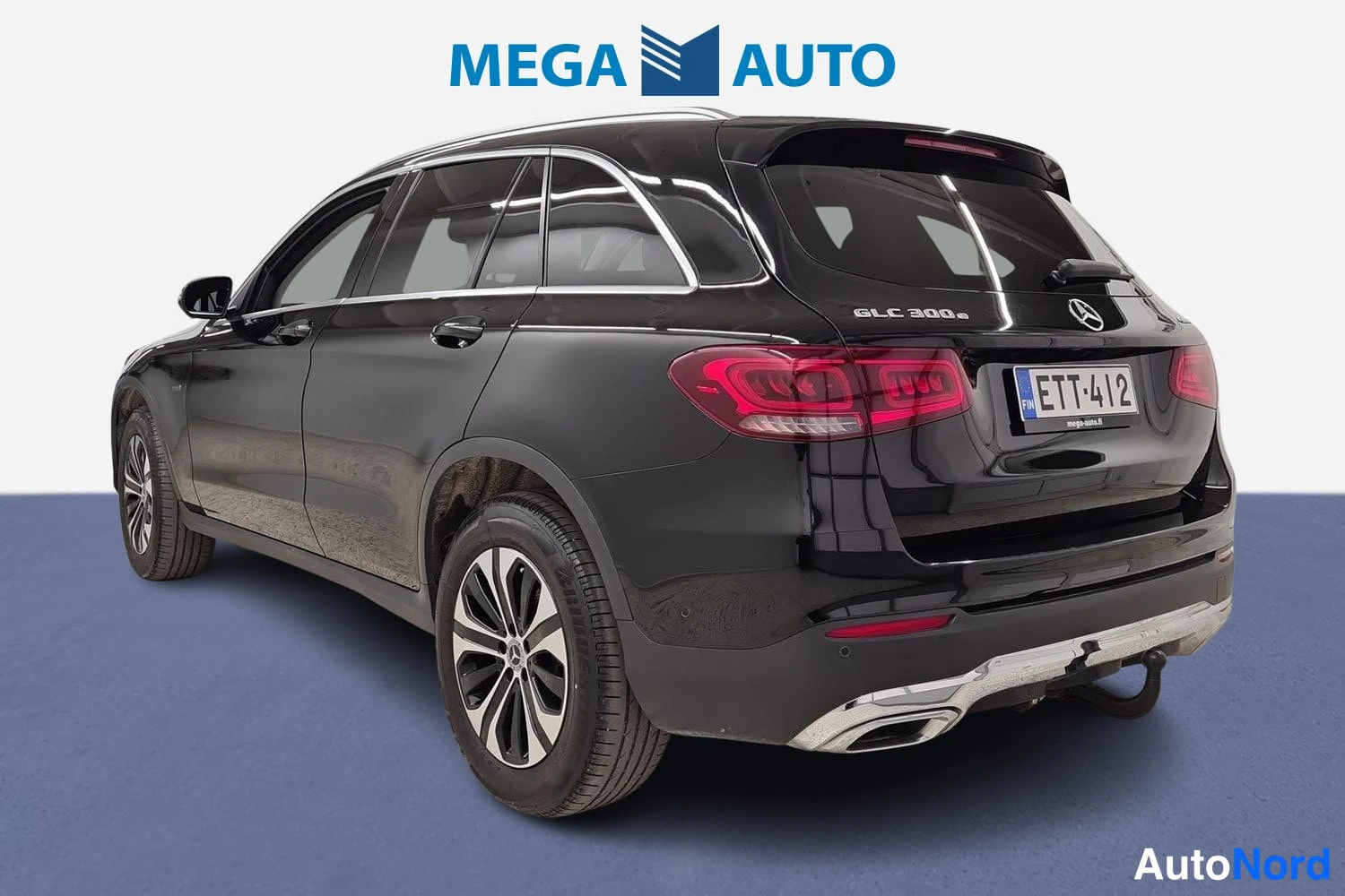 Musta Mercedes-Benz GLC 300 e 4MATIC 2021, takaviisto, kuva 4