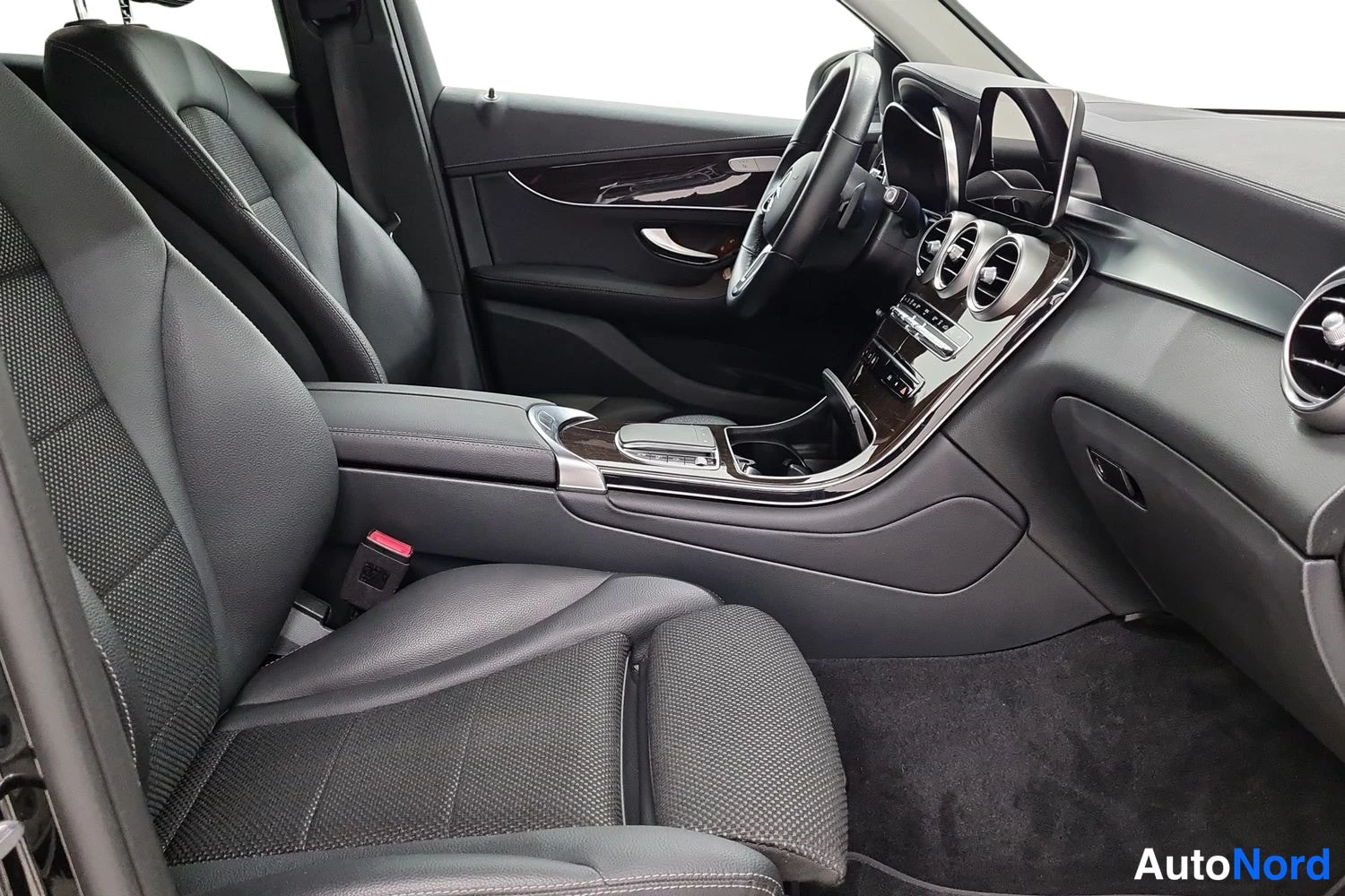 Musta Mercedes-Benz GLC 300 e 4MATIC 2021, etuistuimet, kuva 7