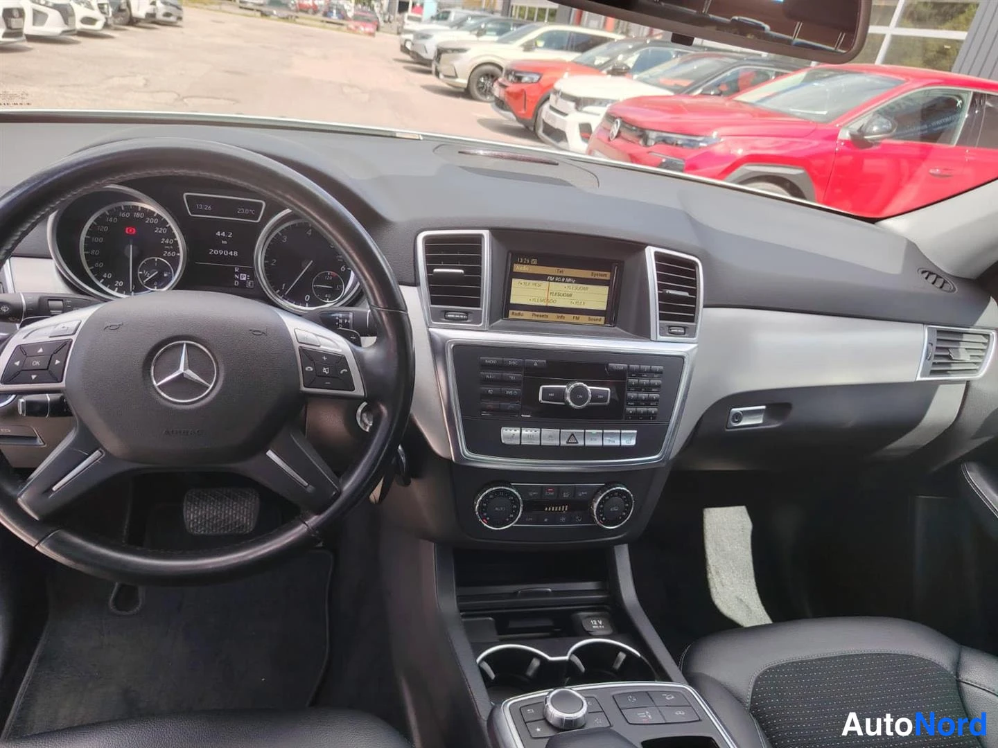 Harmaa Mercedes-Benz ML Porvoon 2012, kuva 8