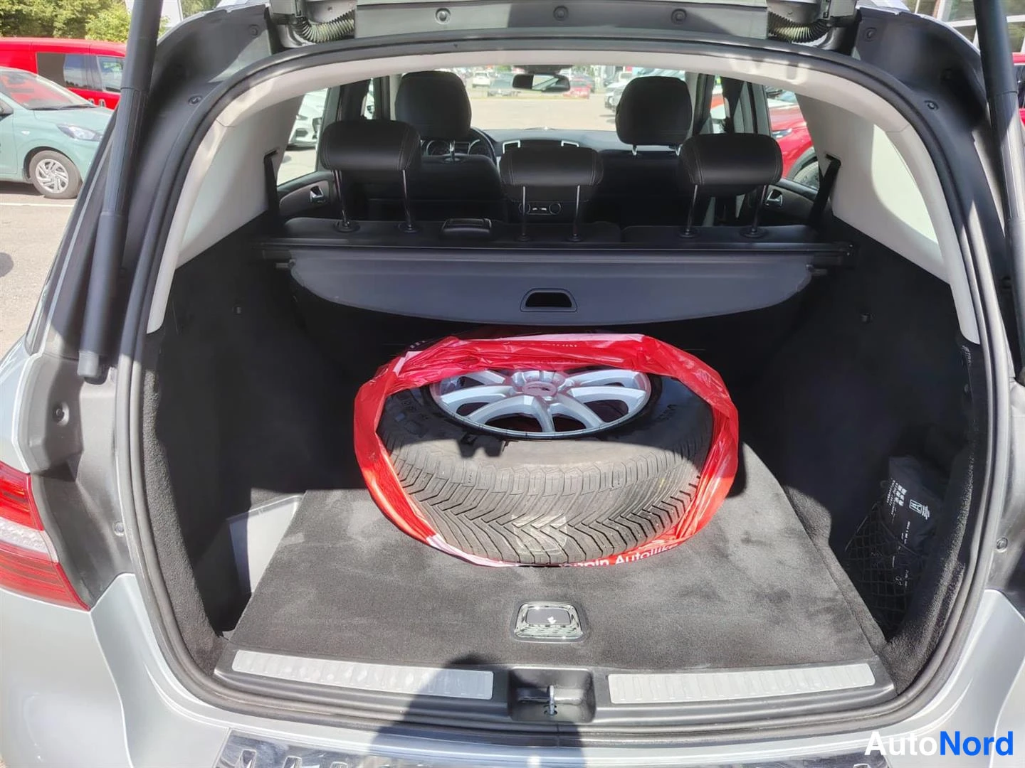 Harmaa Mercedes-Benz ML Porvoon 2012, kuva 15