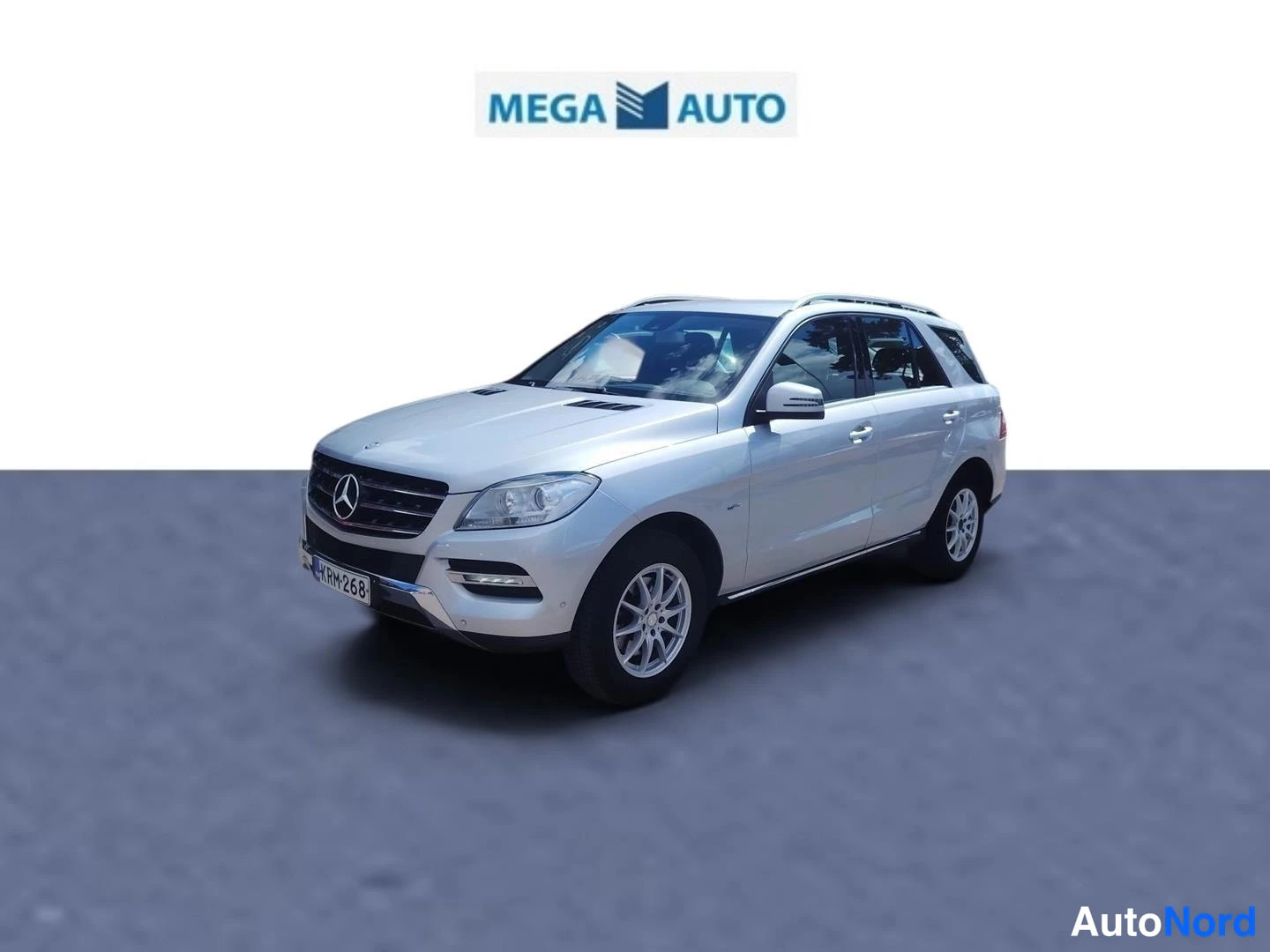 Harmaa Mercedes-Benz ML Porvoon 2012, etuviisto, keula vasemmalle, kuva 2