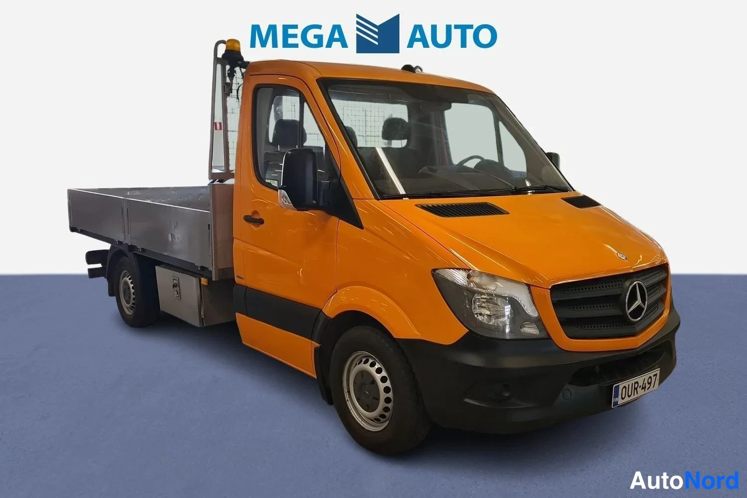 Oranssi Mercedes-Benz Sprinter 313 CDI 2015, etuviisto, keula oikealle, kuva 3