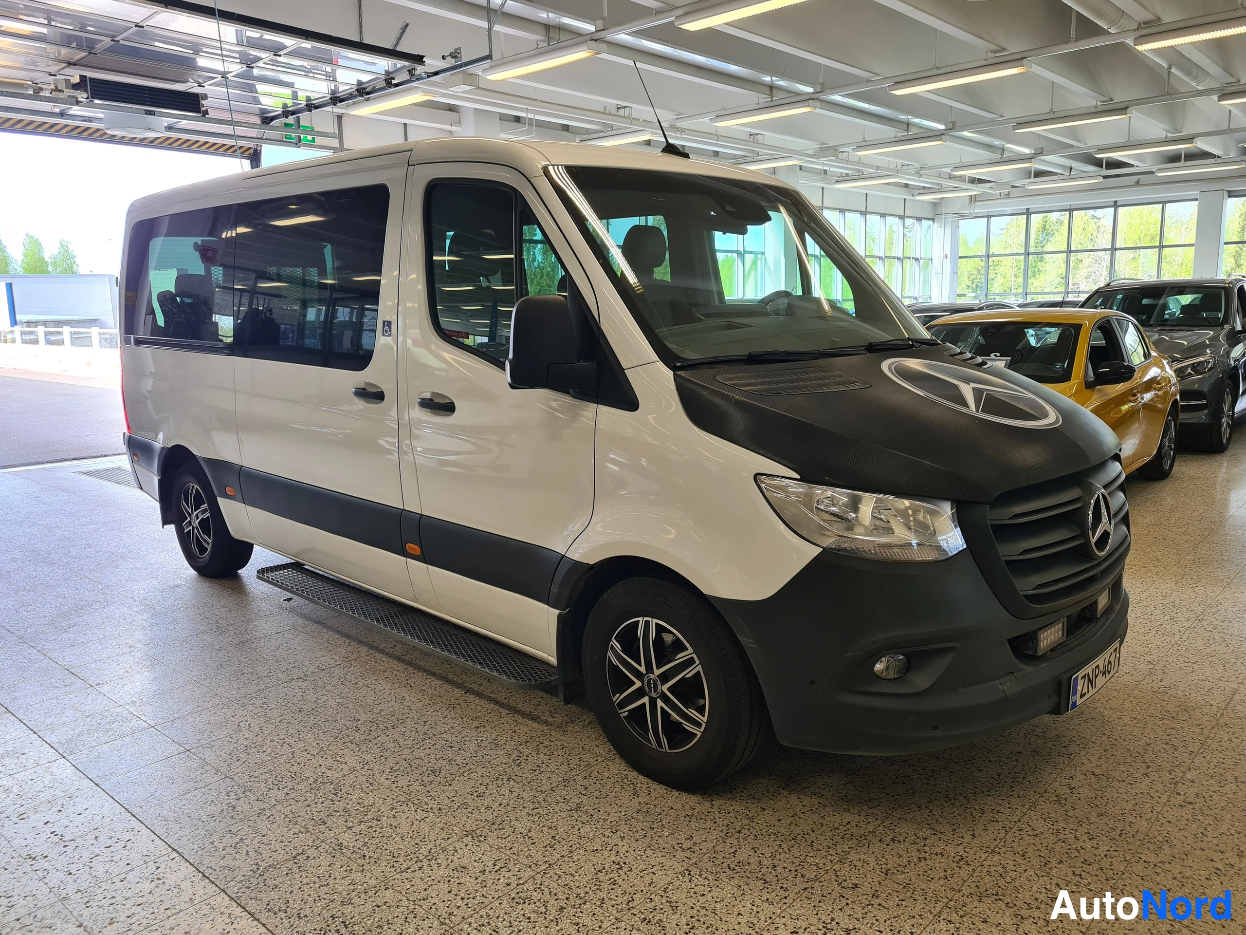 Valkoinen Mercedes-Benz Sprinter 316 CDI 2021, etuviisto, keula oikealle, kuva 4