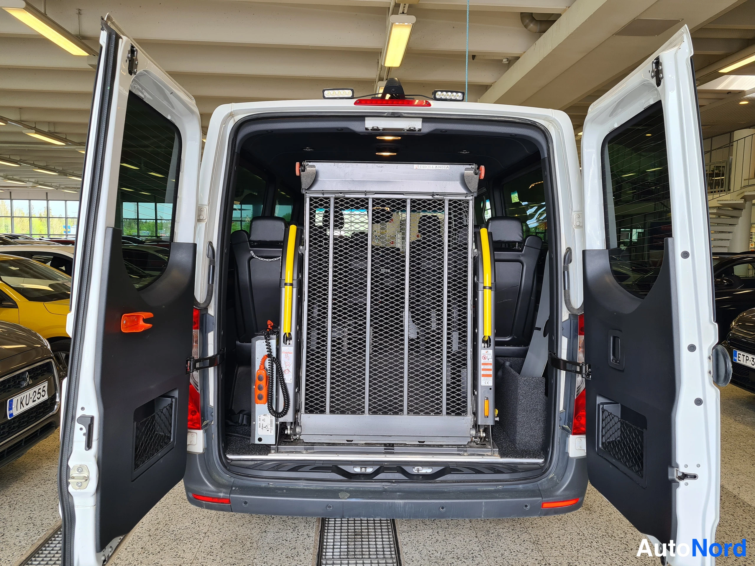 Valkoinen Mercedes-Benz Sprinter 316 CDI 2021, takaa, kuva 14