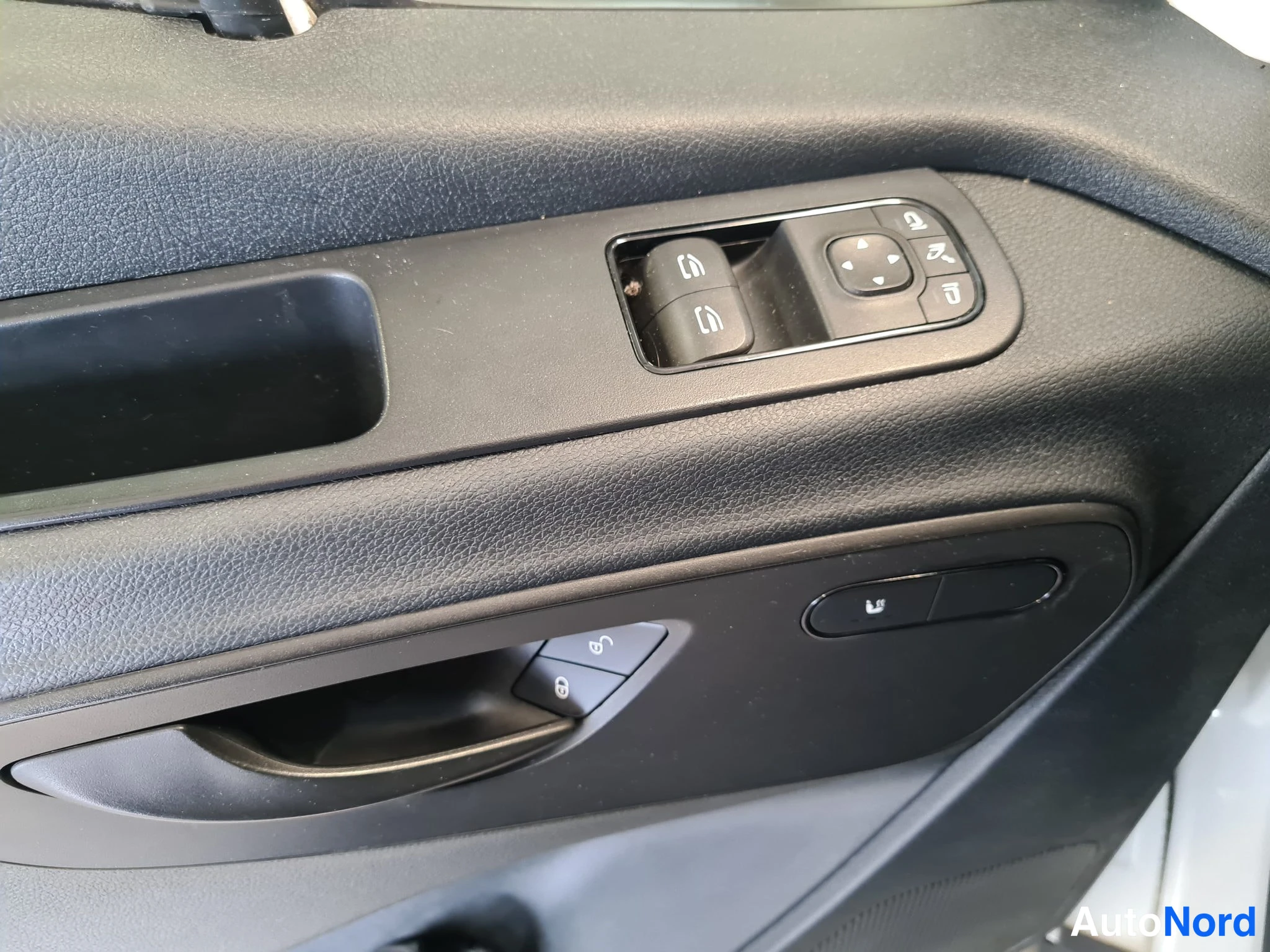 Valkoinen Mercedes-Benz Sprinter 316 CDI 2021, kuva 21