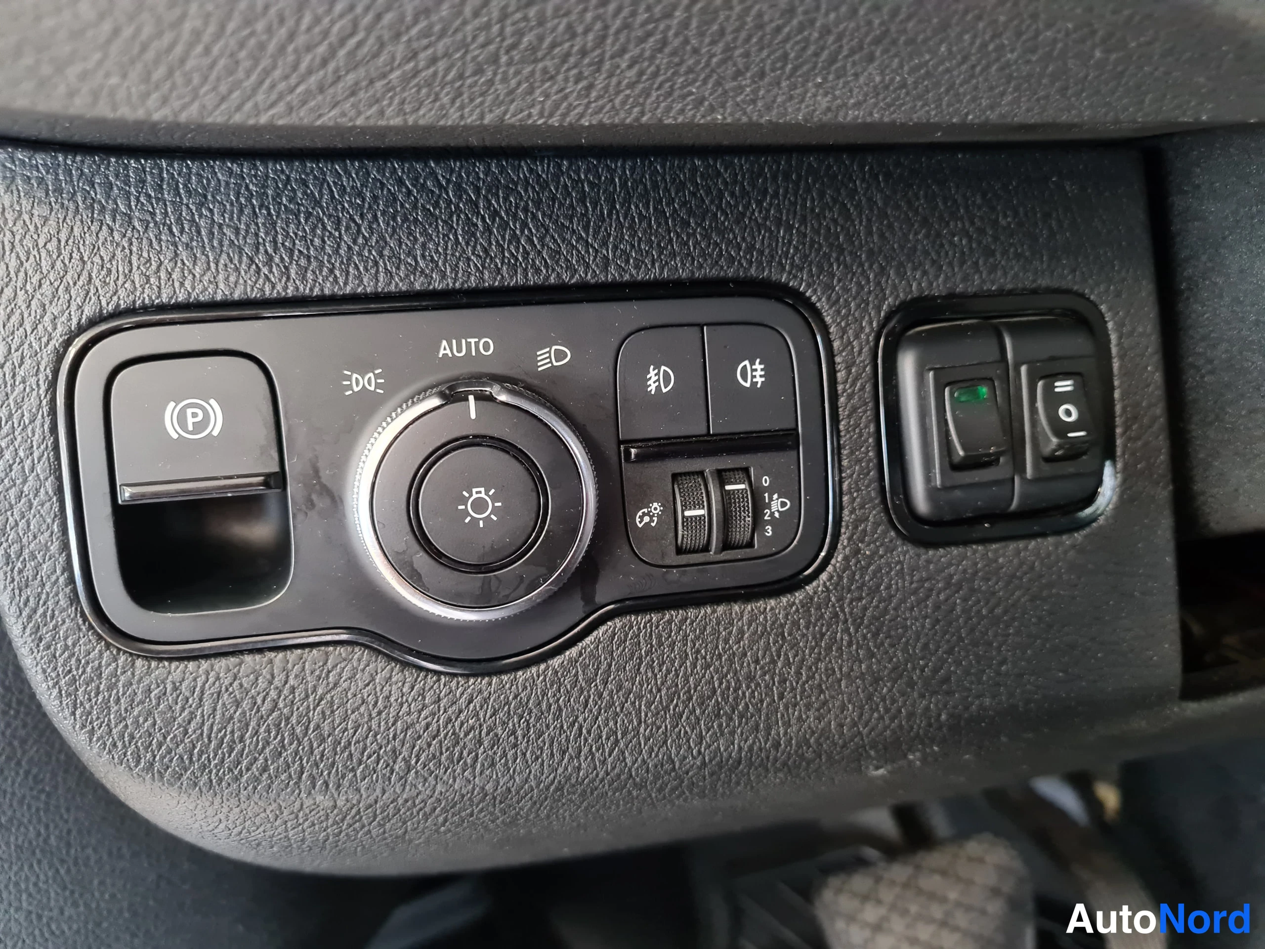 Valkoinen Mercedes-Benz Sprinter 316 CDI 2021, kuva 24
