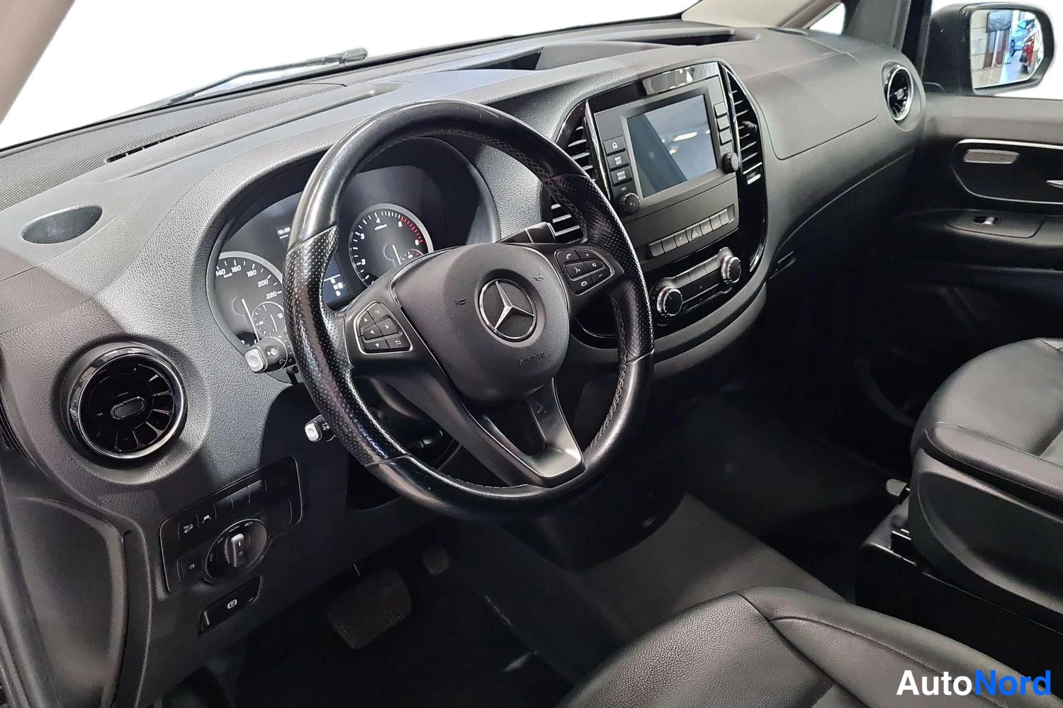 Musta Mercedes-Benz Vito 124 CDI 2021, kuva 9