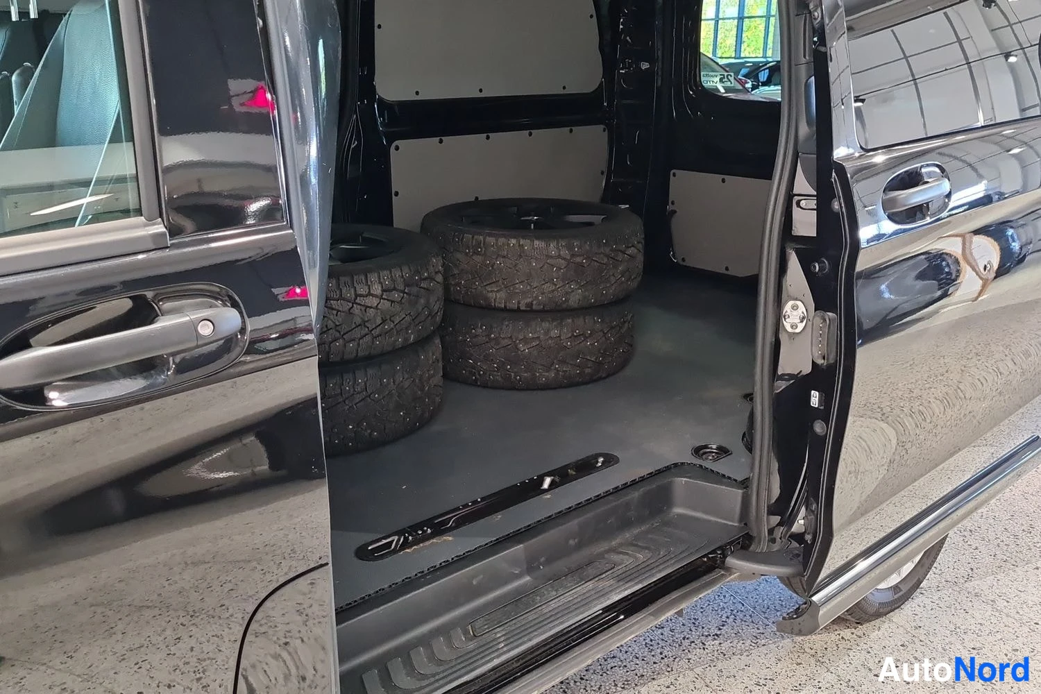 Musta Mercedes-Benz Vito 124 CDI 2021, kuva 19