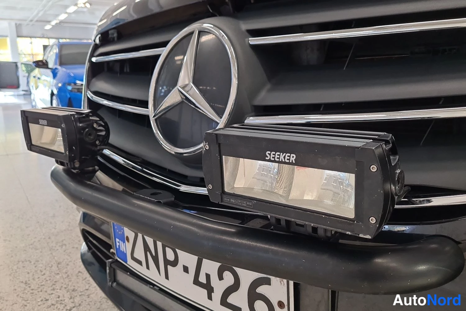 Musta Mercedes-Benz Vito 124 CDI 2021, edestä, kuva 4