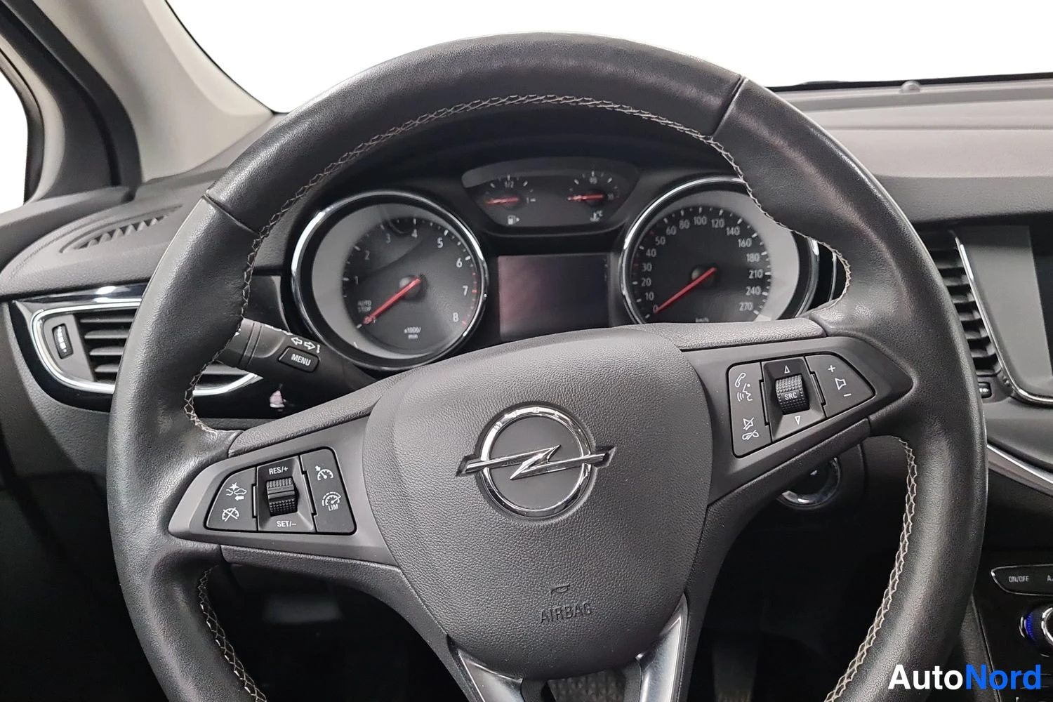 Valkoinen Opel Astra Sports Tourer 2022, kuva 9