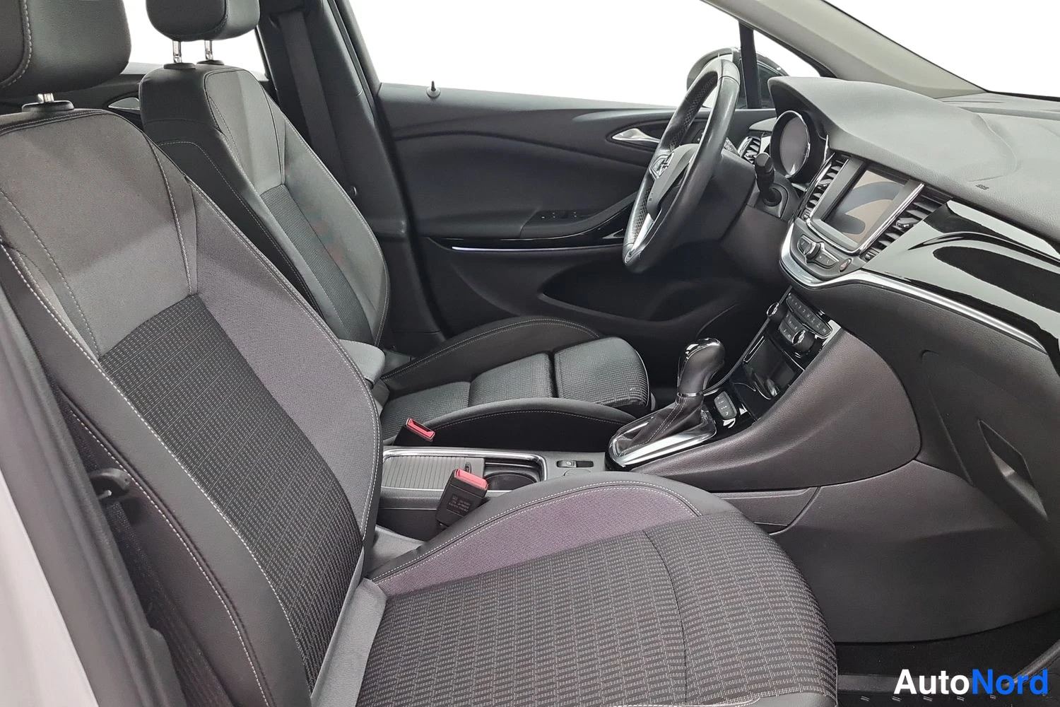 Valkoinen Opel Astra Sports Tourer 2022, kuva 10