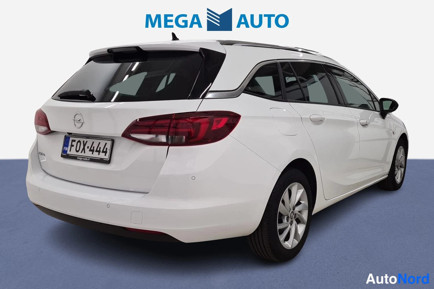Valkoinen Opel Astra Sports Tourer 2021, takaviisto, kuva 8