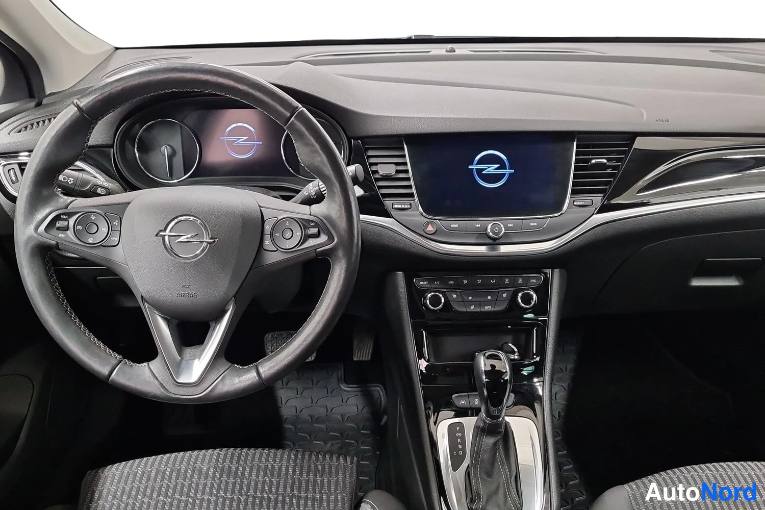 Valkoinen Opel Astra Sports Tourer 2021, kuva 33