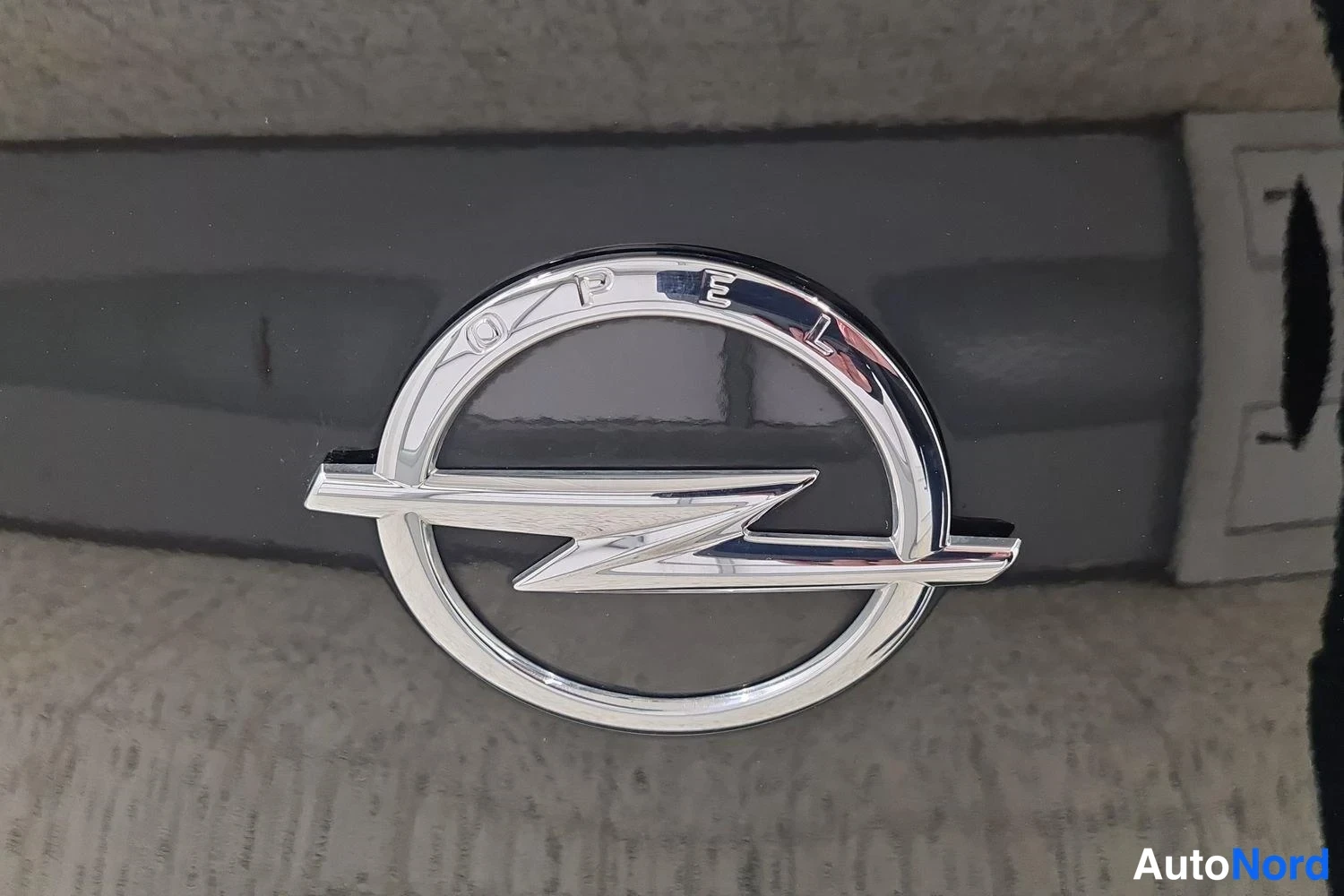 Musta Opel Insignia Grand Sport 2023, edestä, kuva 12