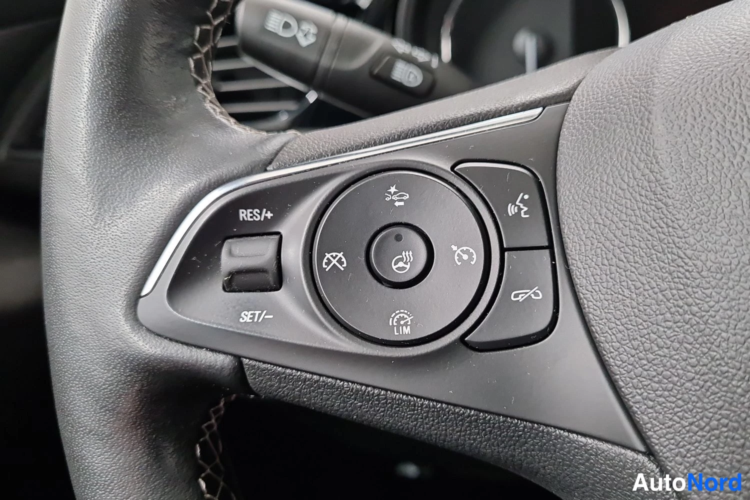 Musta Opel Insignia Grand Sport 2023, kuva 40