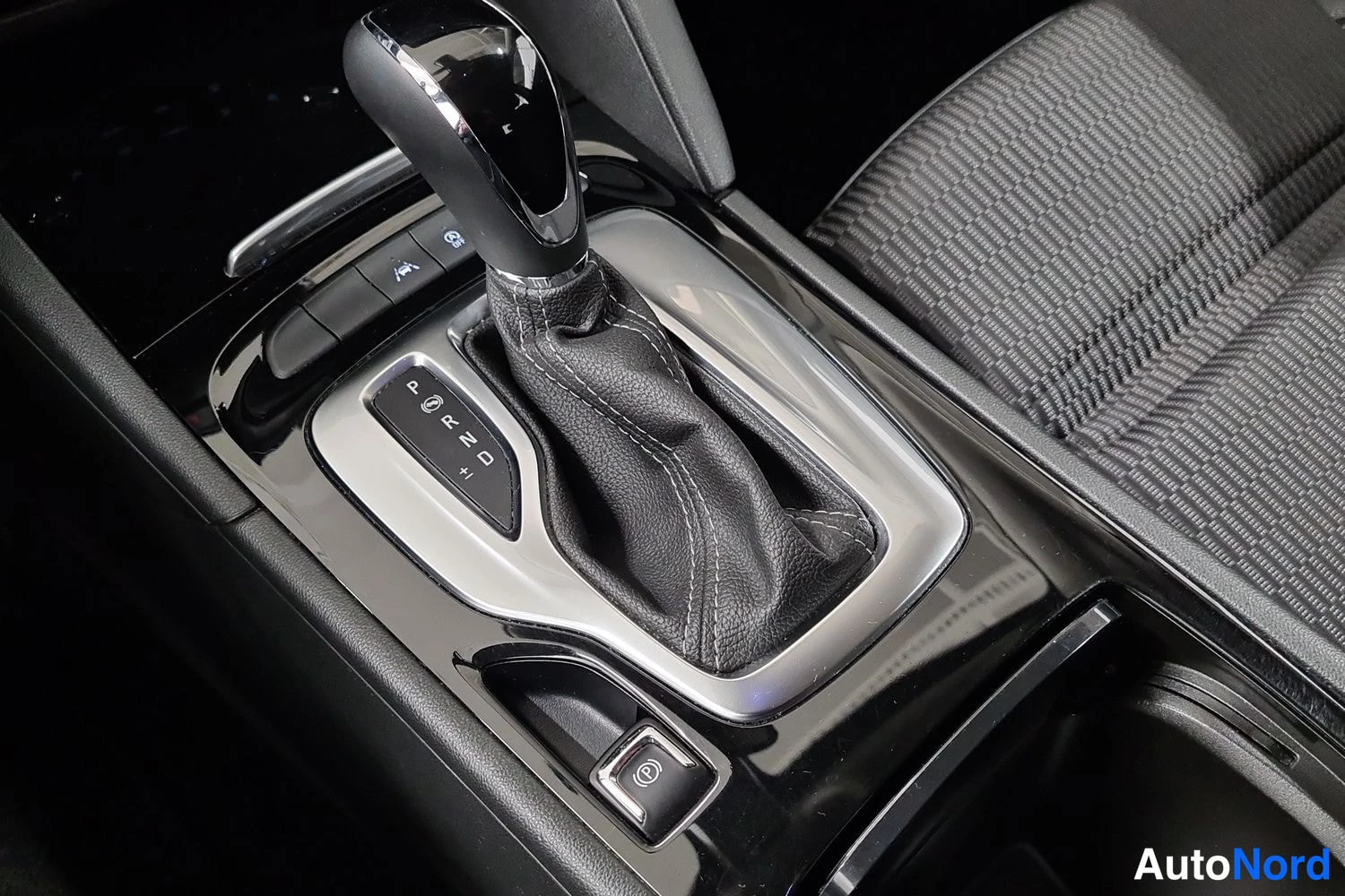 Musta Opel Insignia Grand Sport 2023, yksityiskohta, kuva 14