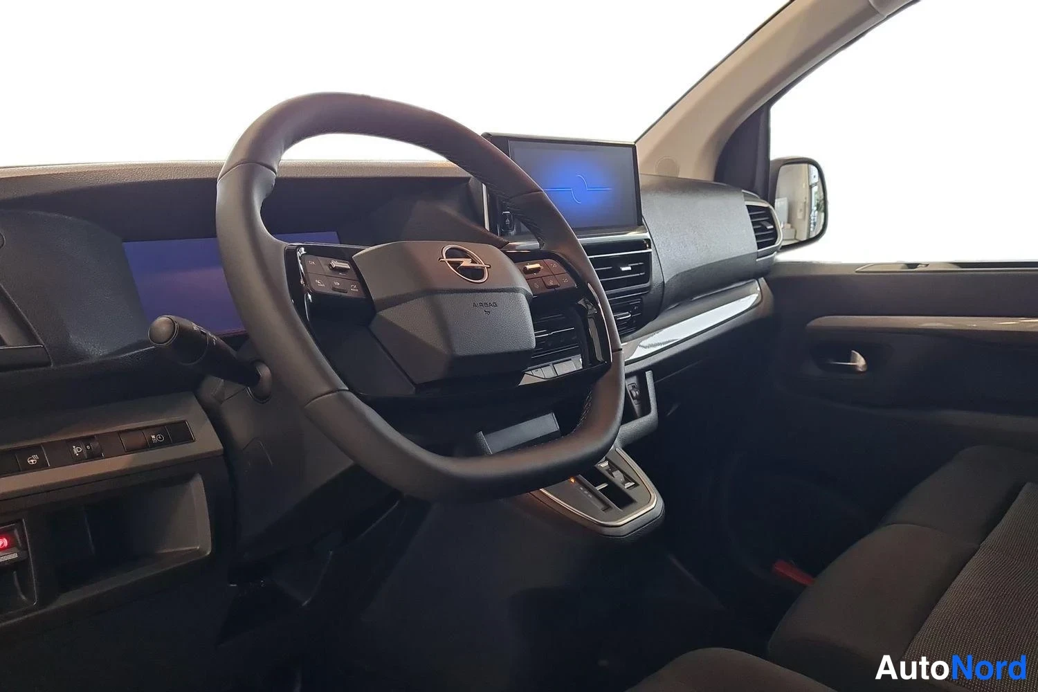Valkoinen Opel Vivaro 2026, kuva 6