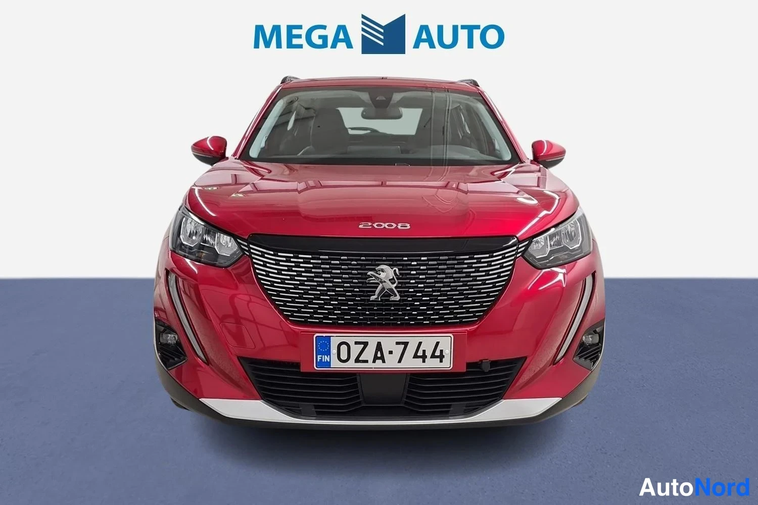 Punainen Peugeot 2008 2020, edestä, kuva 2