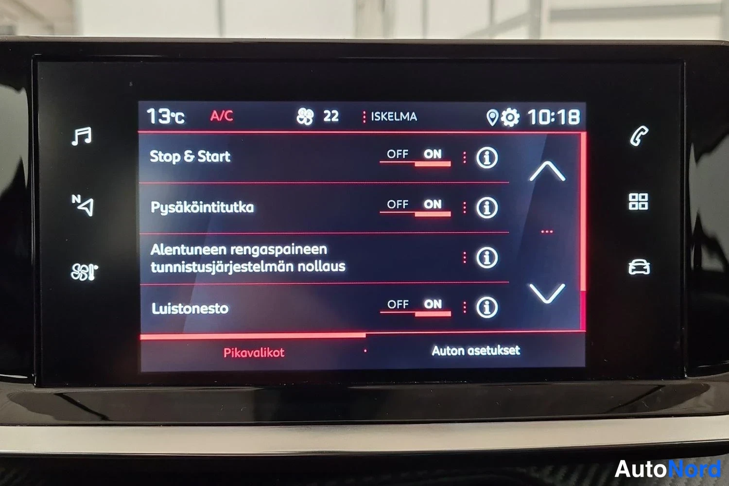 Punainen Peugeot 2008 2020, kuva 20