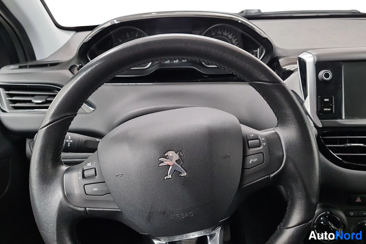Harmaa Peugeot 208 2016, kuva 8