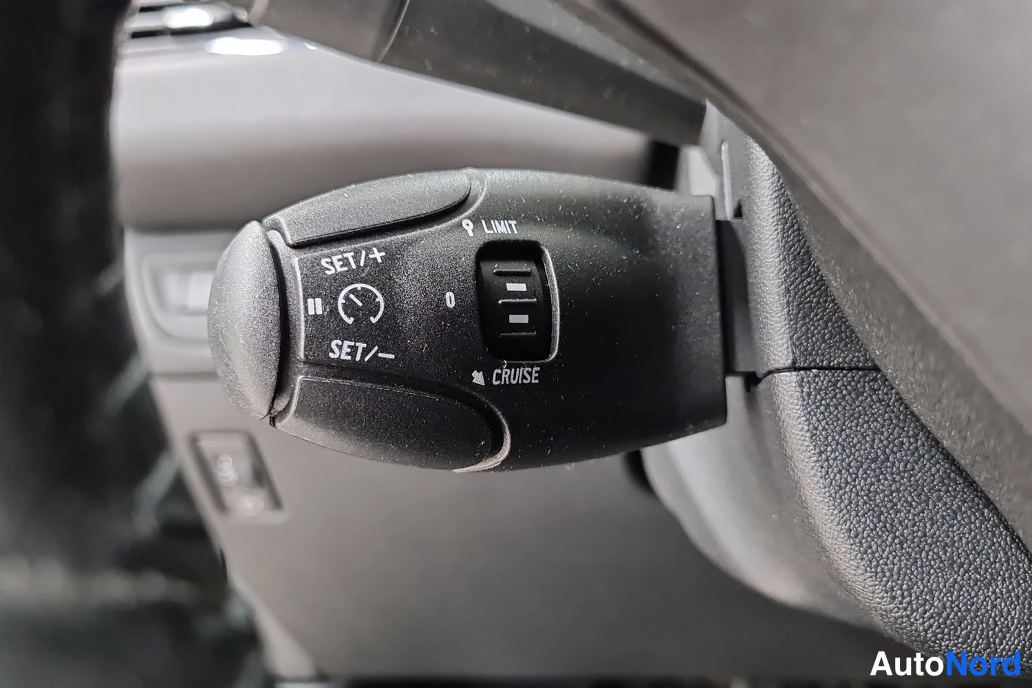 Harmaa Peugeot 208 2016, kuva 15