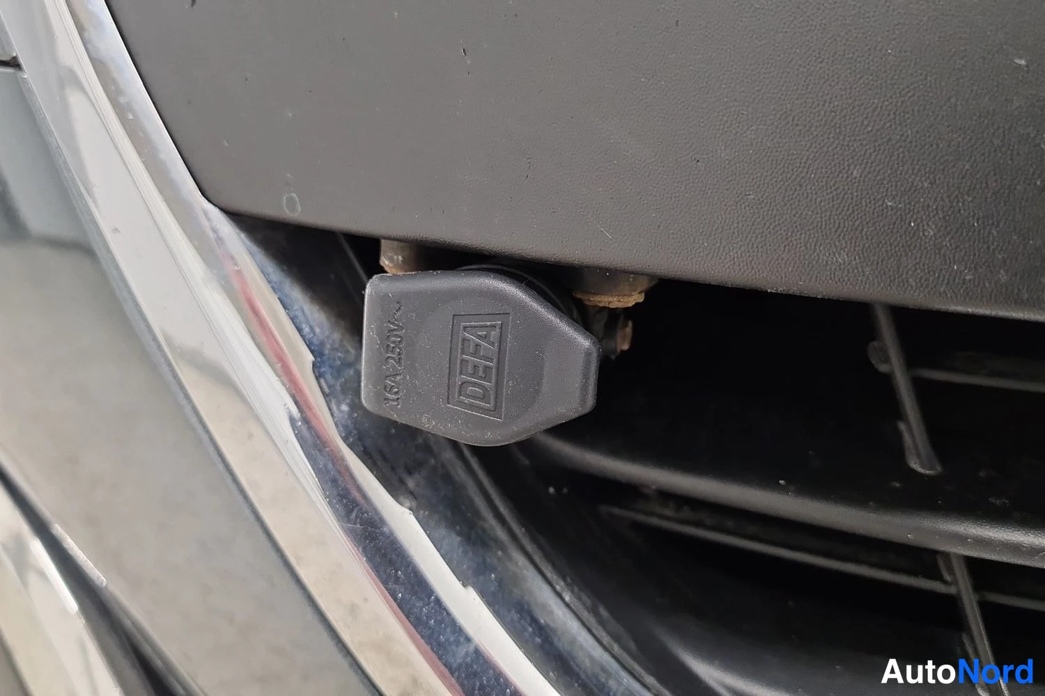 Harmaa Peugeot 208 2016, kuva 23
