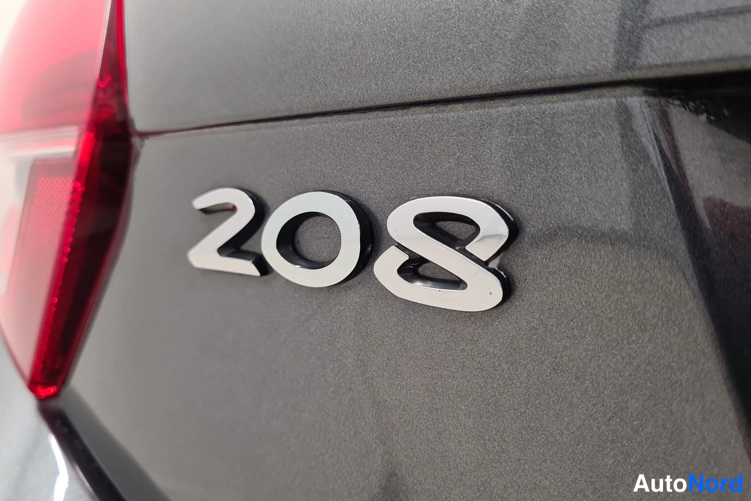 Harmaa Peugeot 208 2016, kuva 20