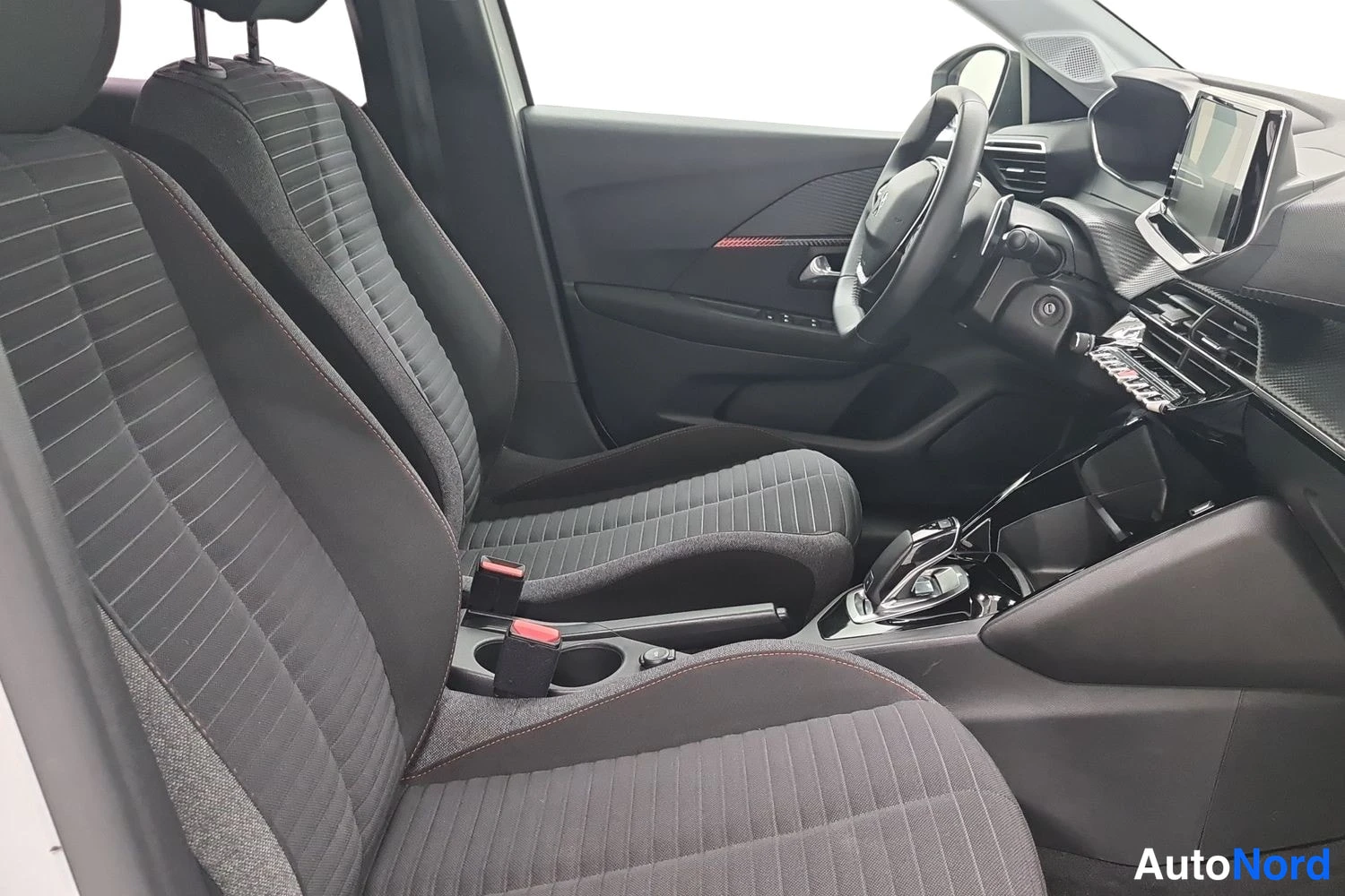 Valkoinen Peugeot 208 2021, kuva 10