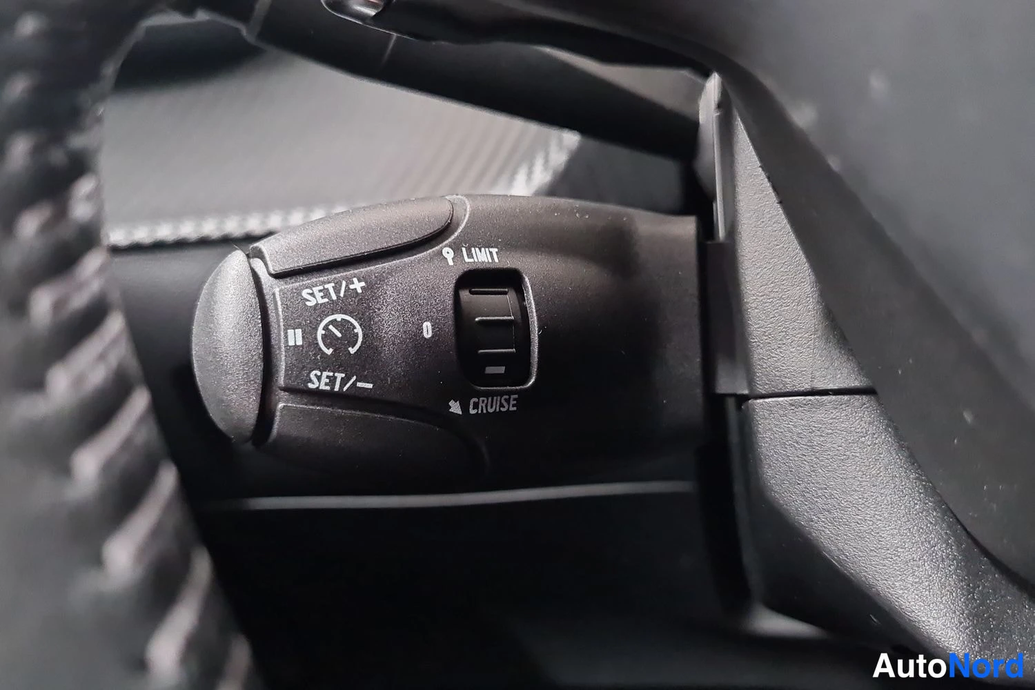 Valkoinen Peugeot 208 2021, kuva 15