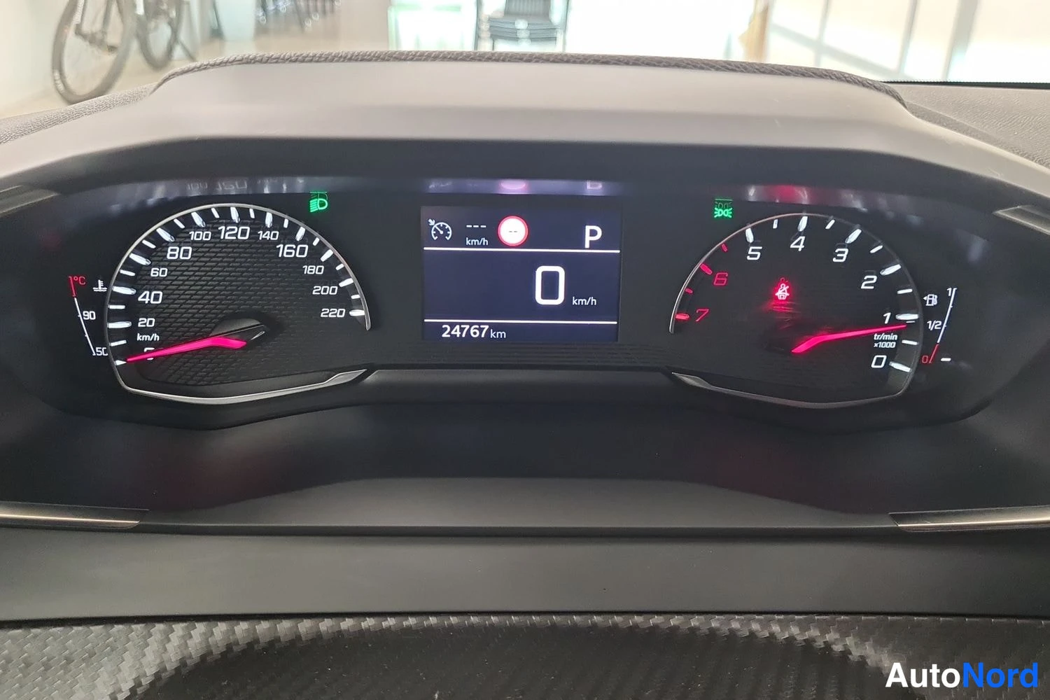 Valkoinen Peugeot 208 2021, kuva 19