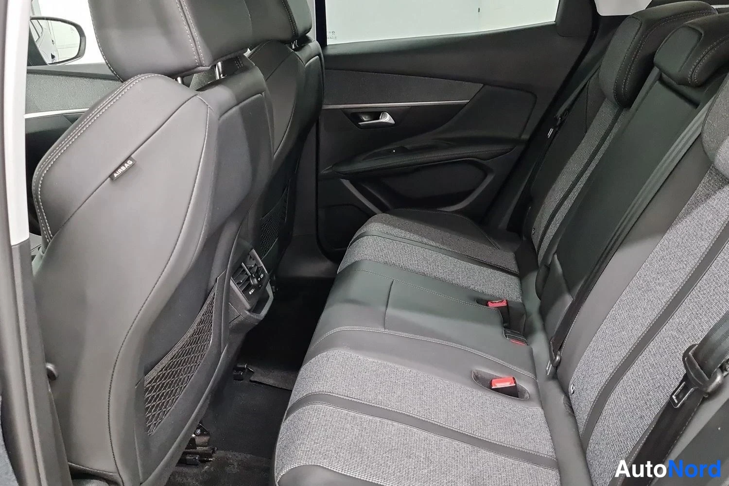 Sininen Peugeot 3008 2020, kuva 19