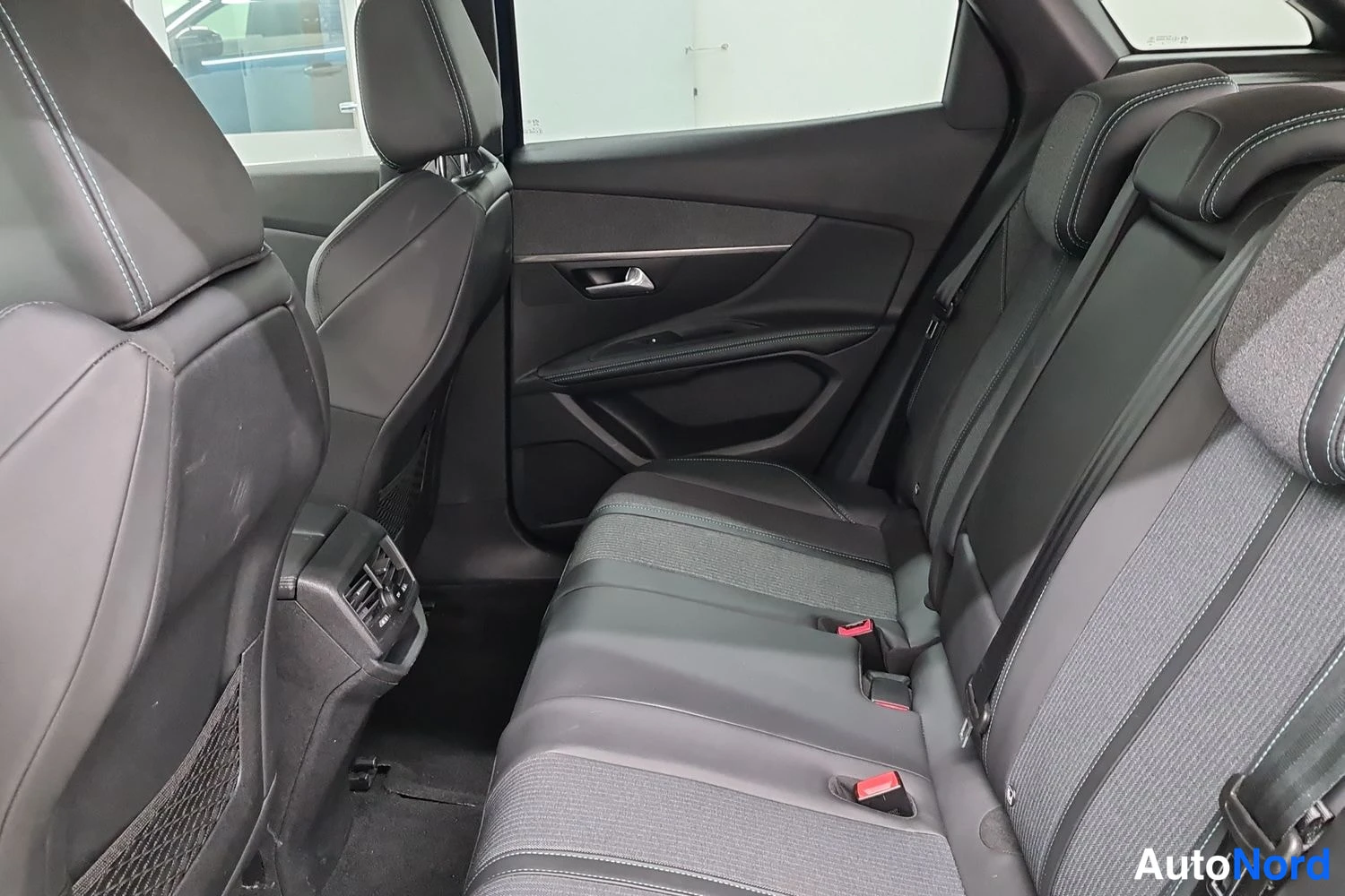 Sininen Peugeot 3008 2022, kuva 31