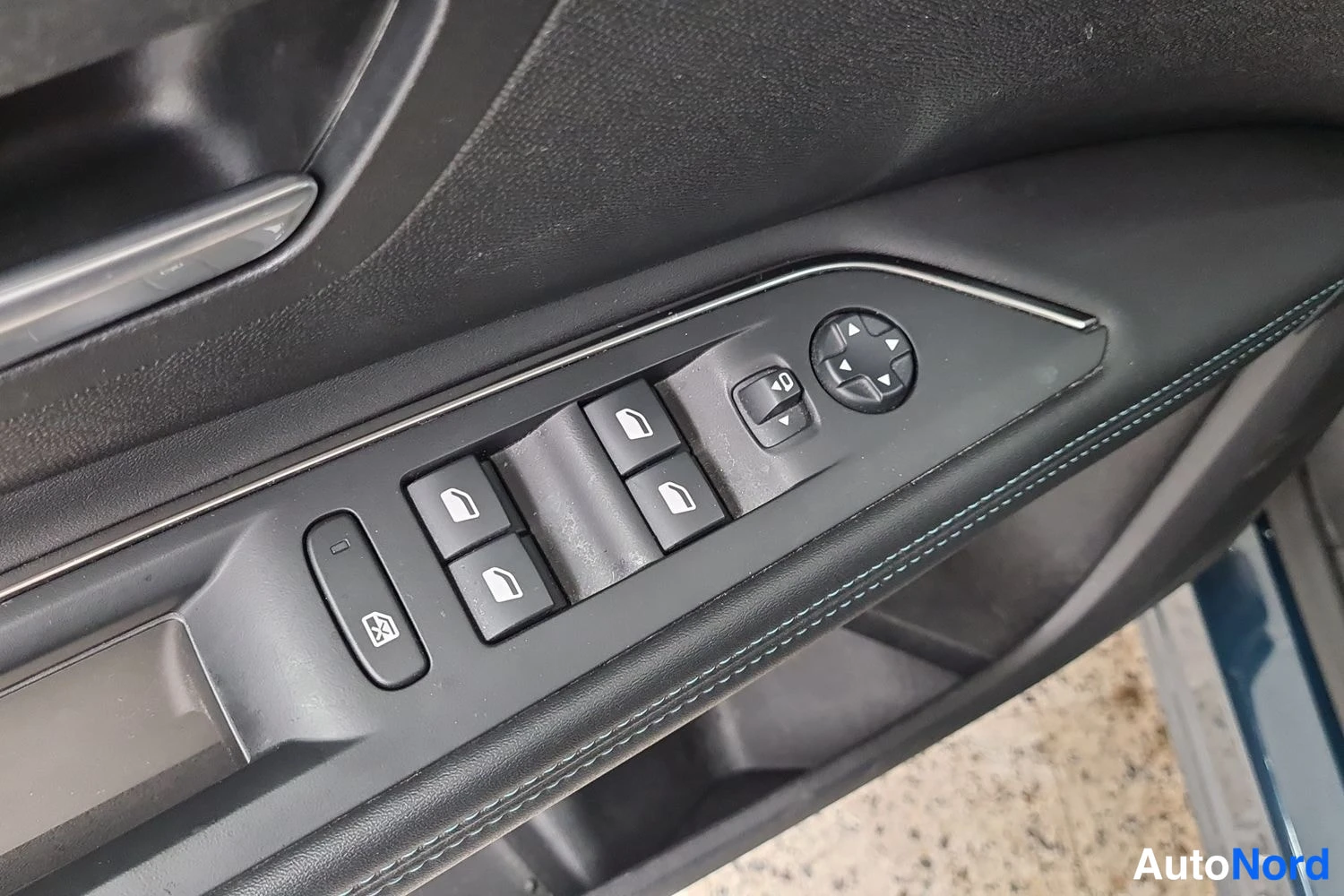 Sininen Peugeot 3008 2022, kuva 33