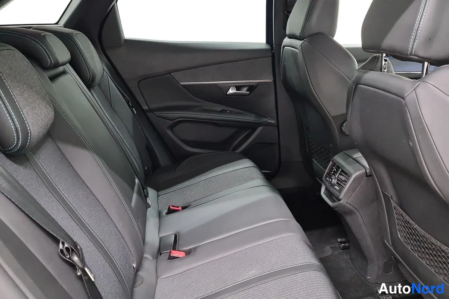Sininen Peugeot 3008 2022, kuva 13