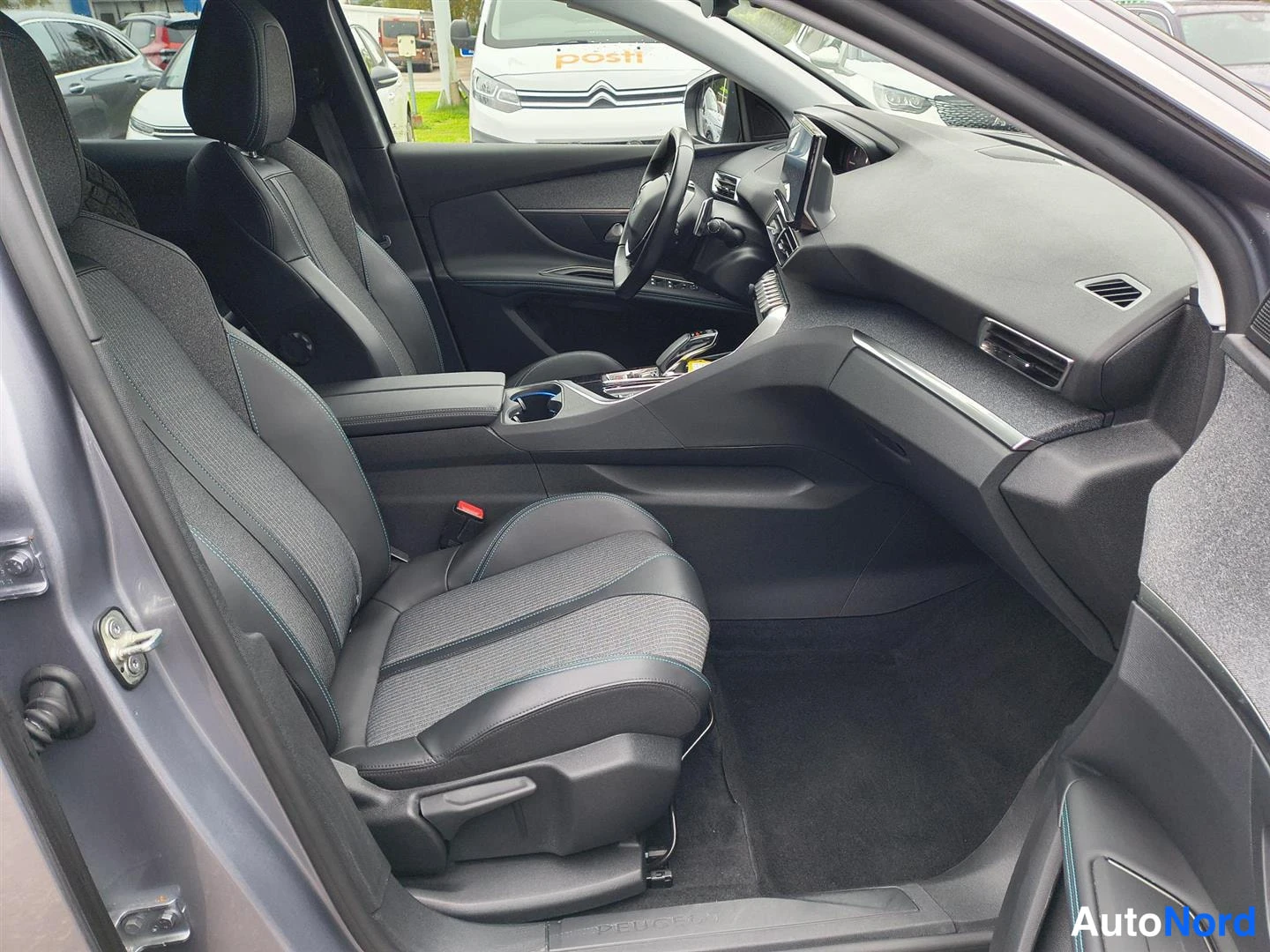 Harmaa Peugeot 3008 2021, kuva 8
