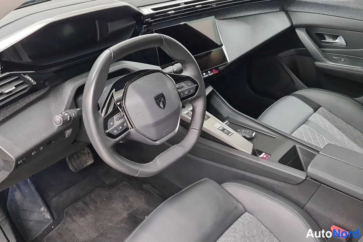 Sininen Peugeot 408 2024, kuva 9