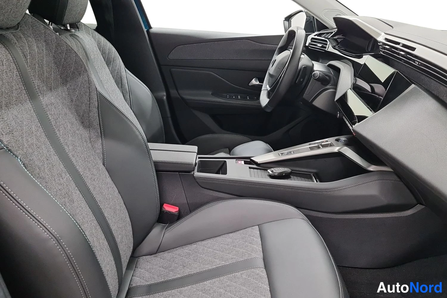 Sininen Peugeot 408 2024, kuva 12
