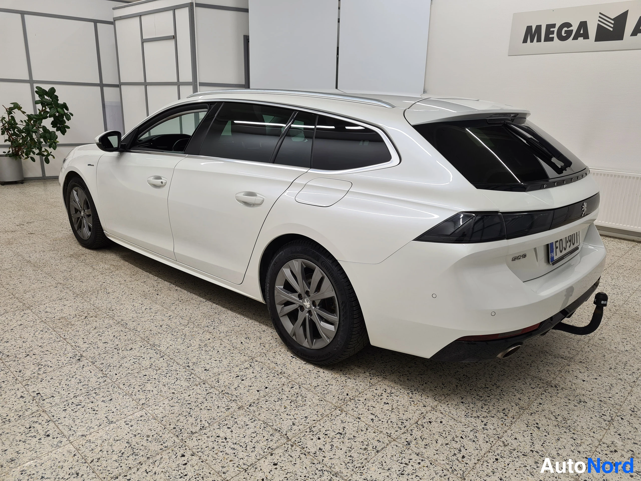 Valkoinen Peugeot 508 2020, takaviisto, kuva 8