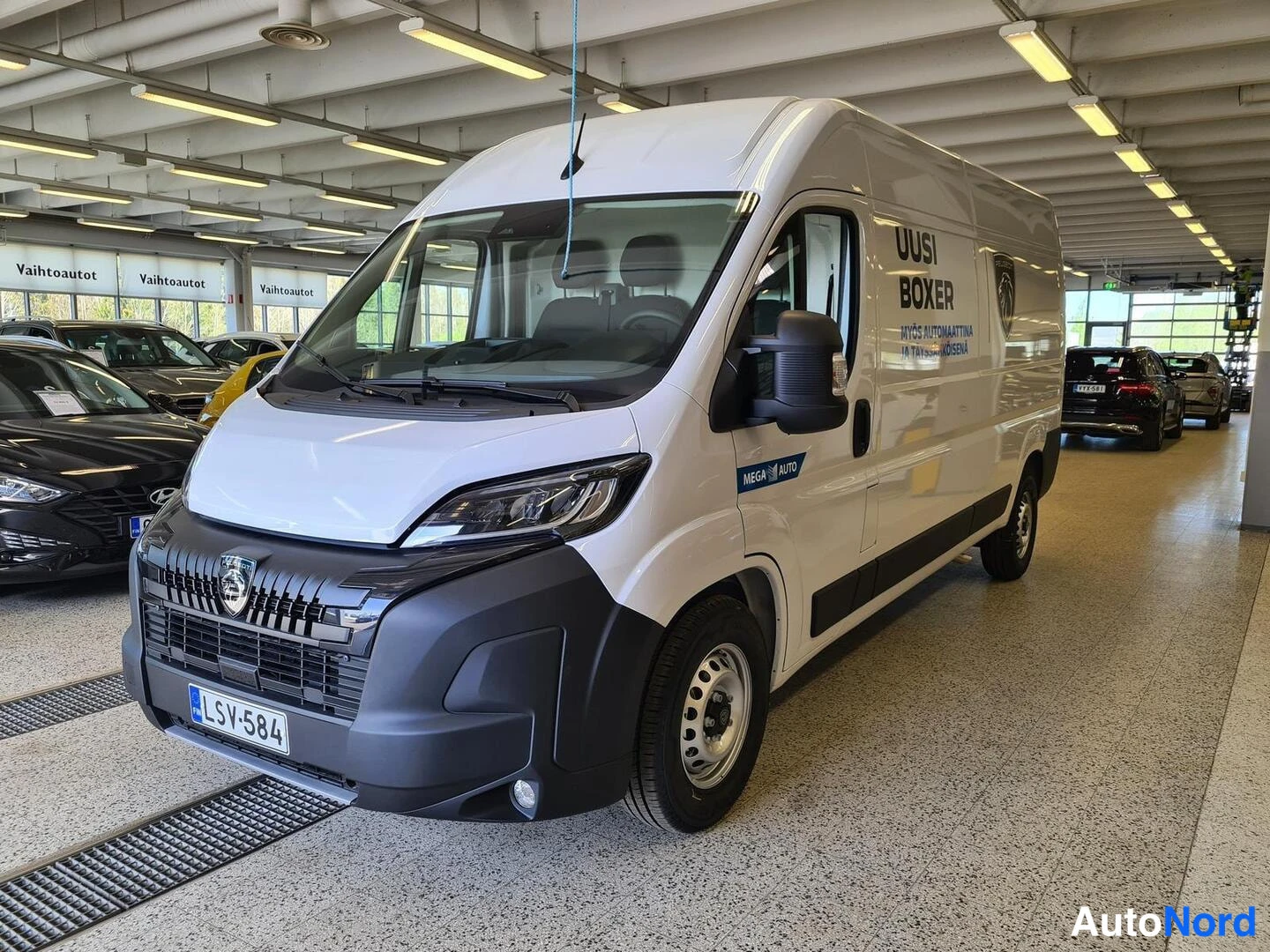 Peugeot Boxer 335 L3H2 BlueHDi 140 EAT8 2025